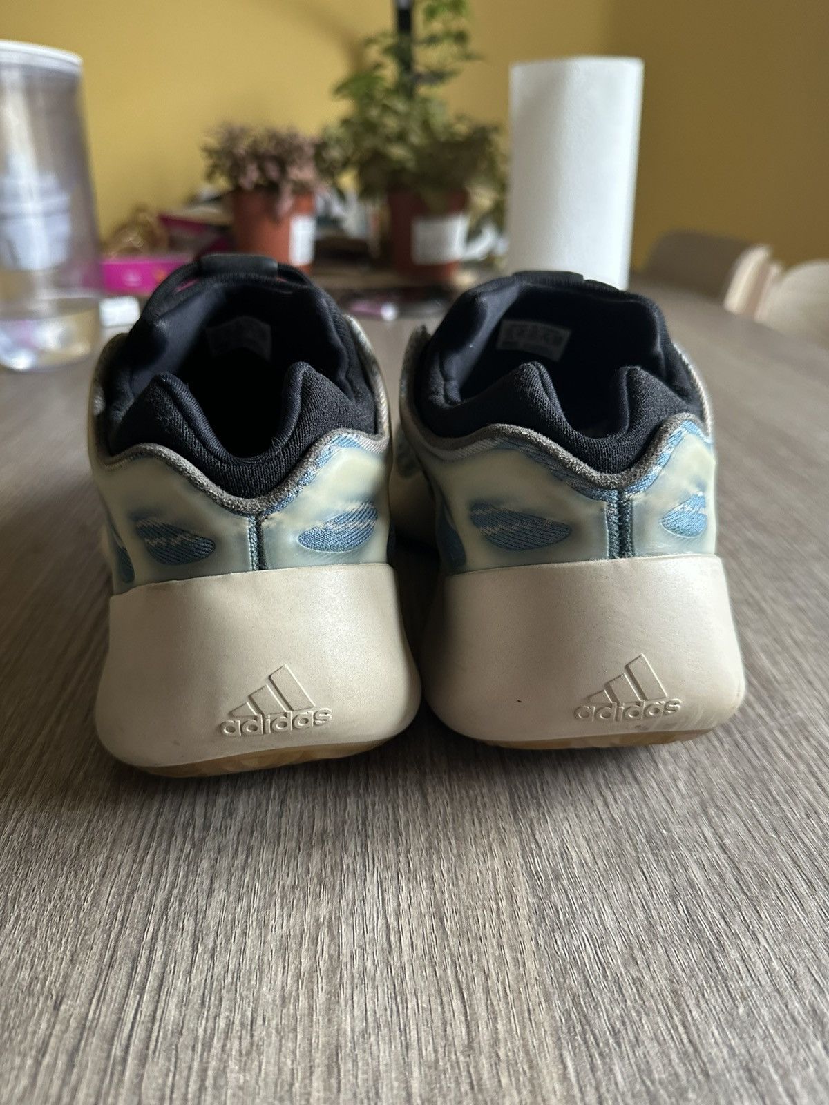 Yeezy Yeezy 700 v3 Kyanite Size US 11 / EU 44 - 3 Thumbnail