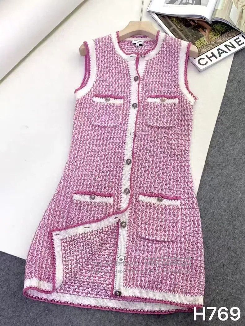 Chanel Chanel Pink knitted dress Size XS / US 0-2 / IT 36-38 - 1 Thumbnail