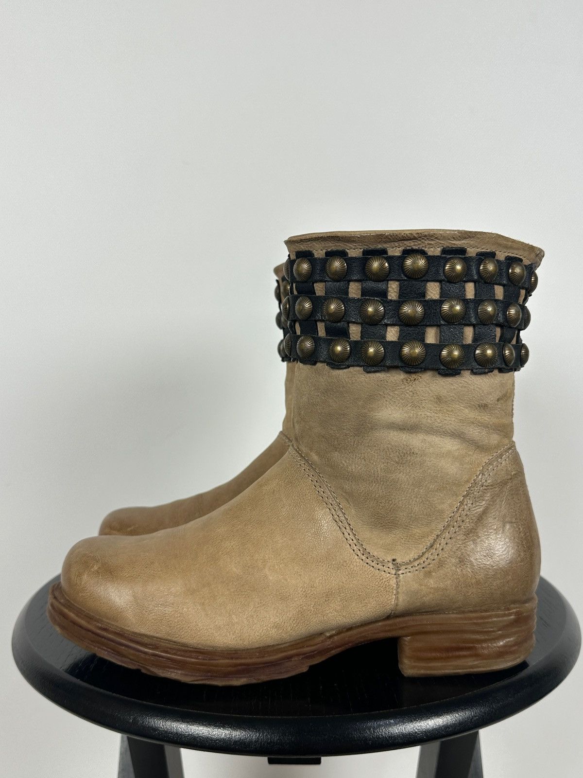 A.S.98 A.S.98. Airstep Beige Leather Studded Biker Ankle Boots Size US 7 / IT 37 - 1 Thumbnail