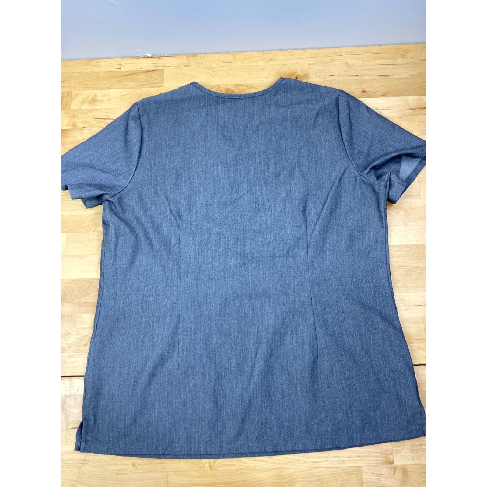 Vintage FIGS Scrub Top Short Sleeve Front Pockets Women Gray M Size S Solid Polyester 3103 Medical Professional Size S / US 4 / IT 40 - 2 Thumbnail