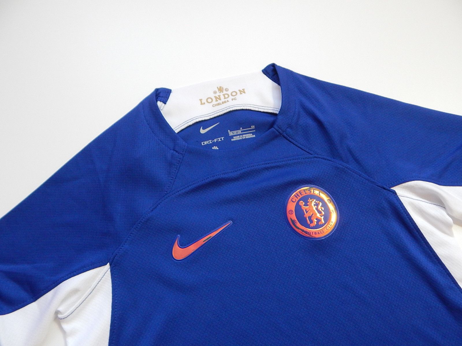 Chelsea Soccer × Nike chelsea london 2023-2024 home kit nike kids jersey Size US S / EU 44-46 / 1 - 2 Thumbnail
