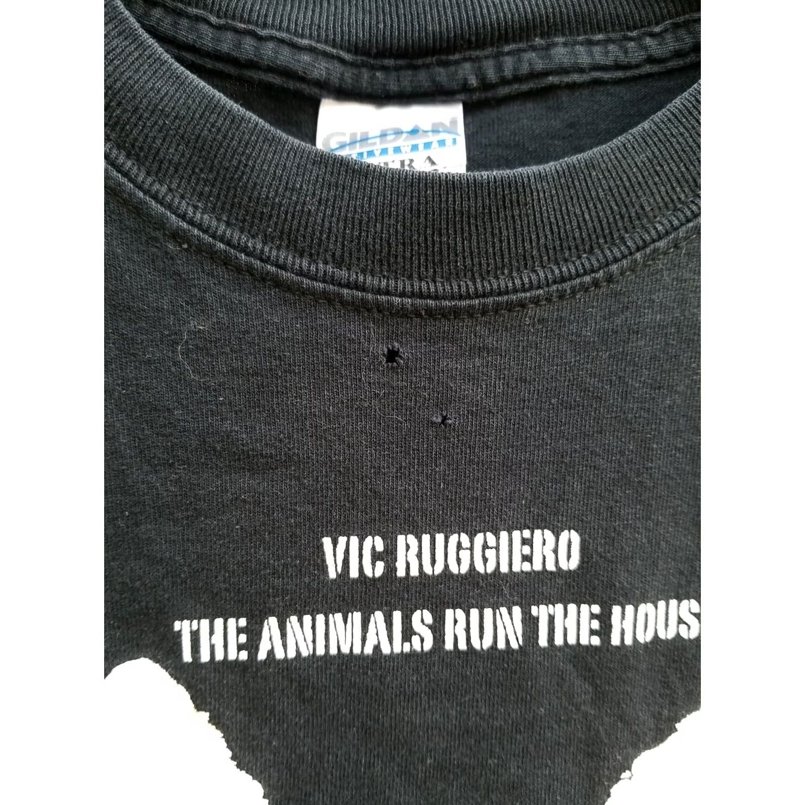Gildan VINTAGE BIC RUGGIERO THE ANIMALS RUN THE HOUSE SHIRT MEDIUM Black Unisex Adults T-Shirt 90s Mens Womens Size US M / EU 48-50 / 2 - 3 Thumbnail