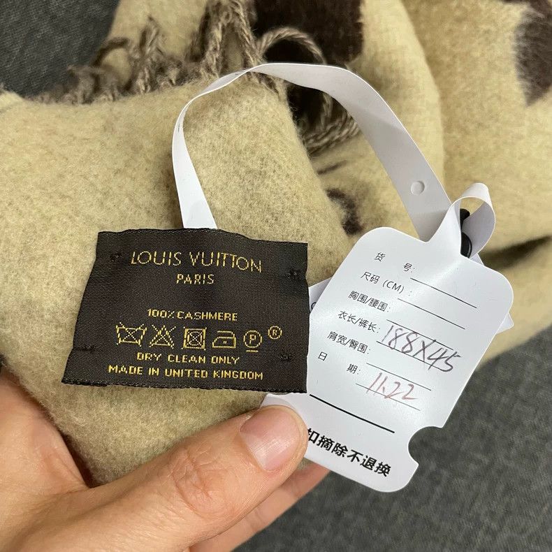 Louis Vuitton Louis Vuitton Large logo black and grey scarf Size ONE SIZE - 3 Thumbnail