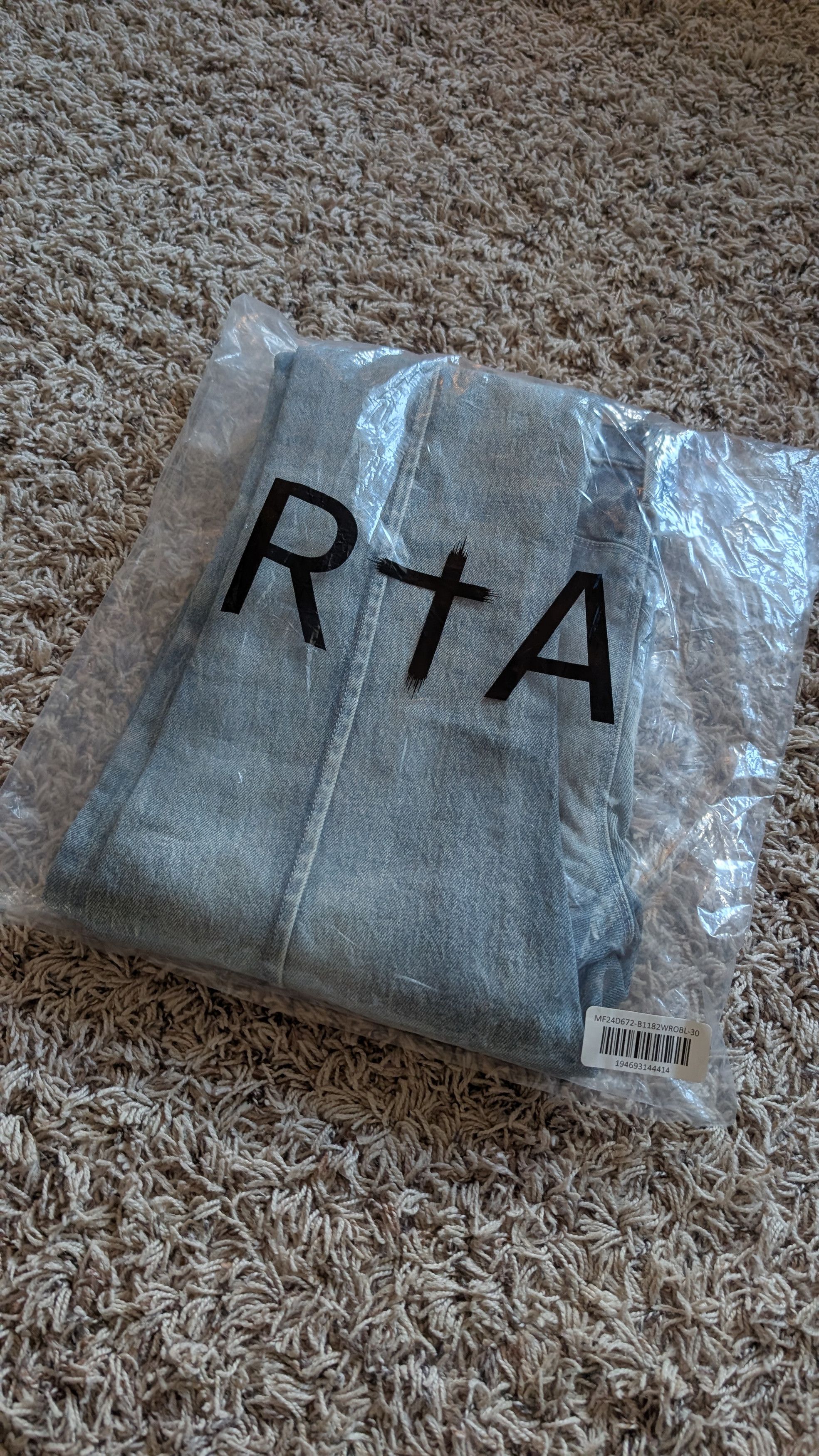 RTA Clayton Jeans Blue Wash Faded Distressed Skinny $265