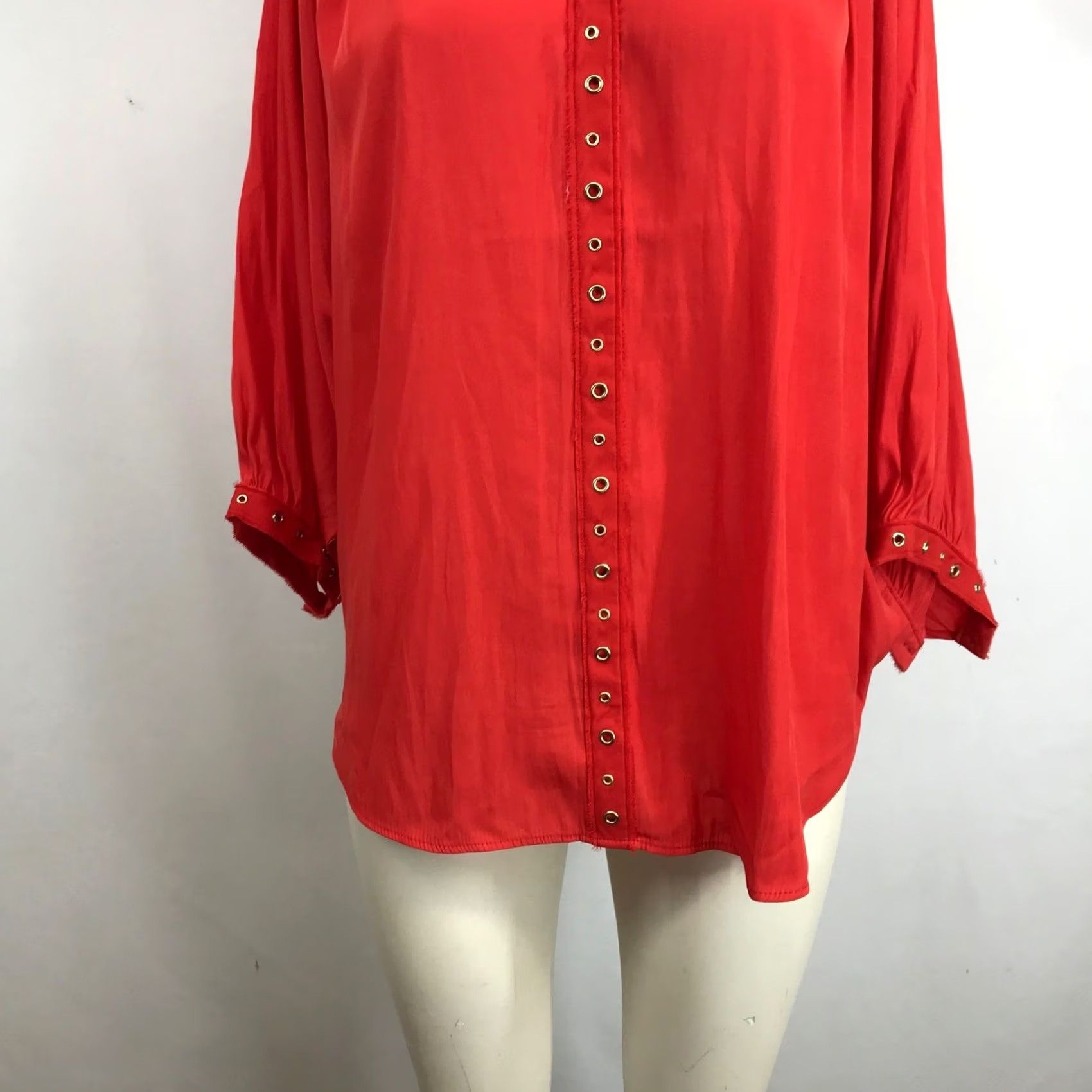 Vintage VINTAGE Chico's Chicos Red Grommet Button Front Blouse Mandarin Collar 3/4 Sleeve Size 10 Womens Red Blouse Size L / US 10 / IT 46 - 3 Thumbnail