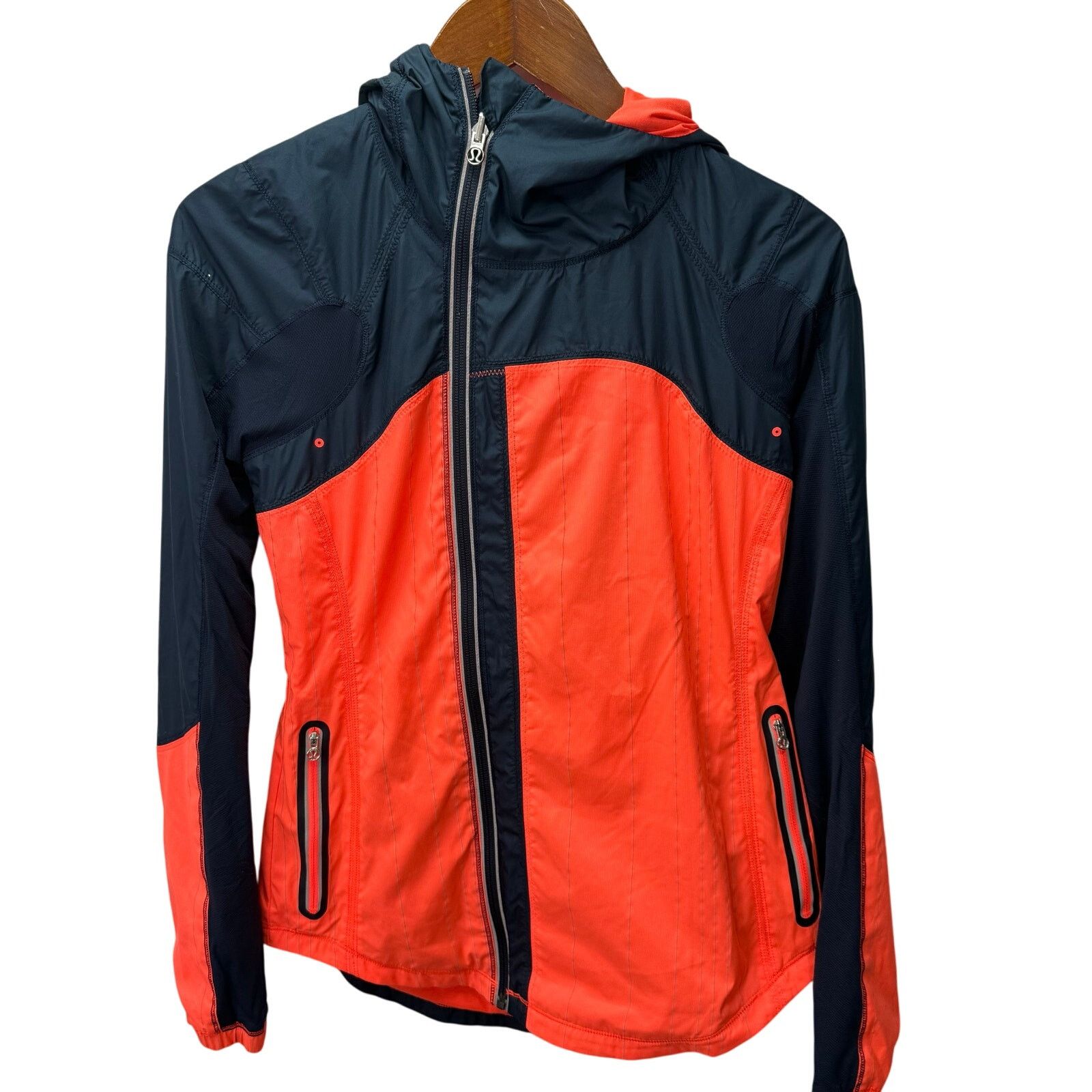 Lululemon Lululemon Get Up and Glow Running Jacket sz 4 Full Zip #H4 Size S / US 4 / IT 40 - 6 Thumbnail