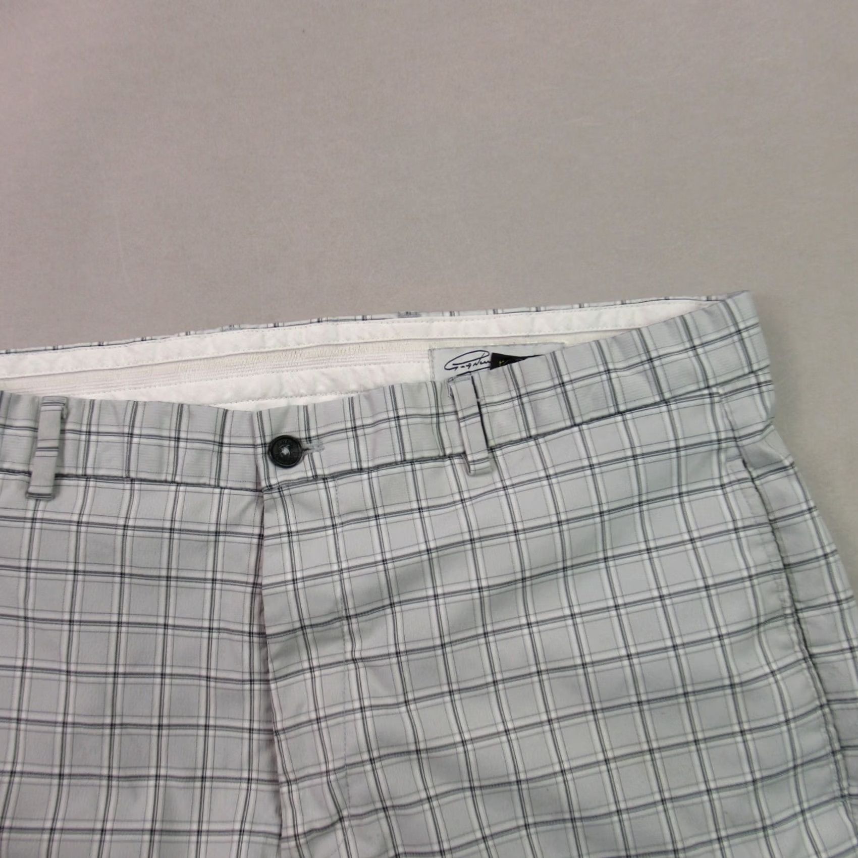 Vintage Greg Norman Chino Shorts Mens 36 Lightweight Outdoors Casual Button Pockets Size US 36 / EU 52 - 2 Thumbnail