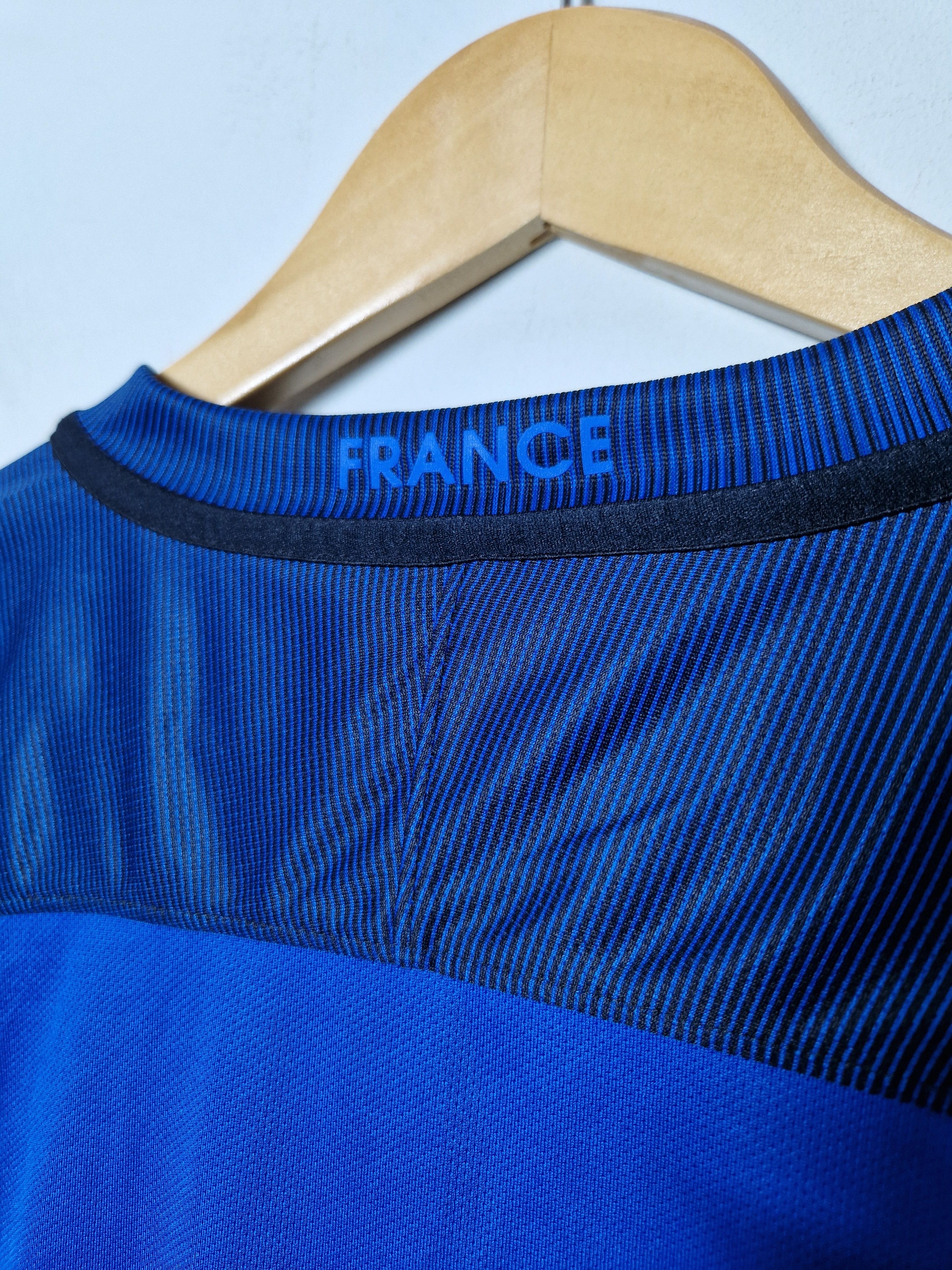 Nike Nike FRANCE 2016/17 L Home Football Shirt Soccer Jersey FFF Size US S / EU 44-46 / 1 - 9 Thumbnail