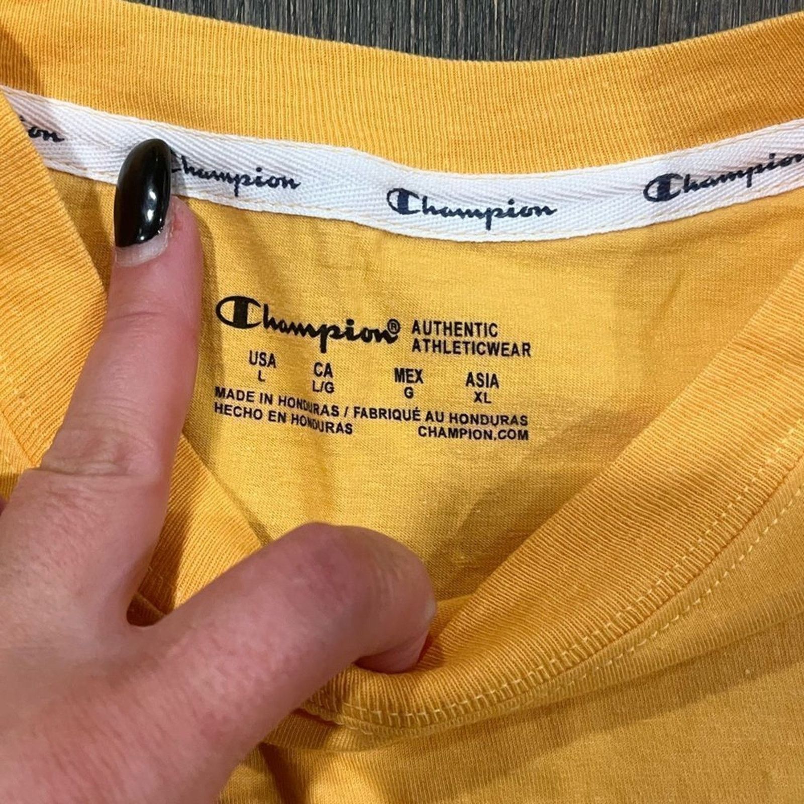 Champion NWT Champion Dandelion Yellow Graphic Crop Top - Size L Size L / US 10 / IT 46 - 3 Thumbnail