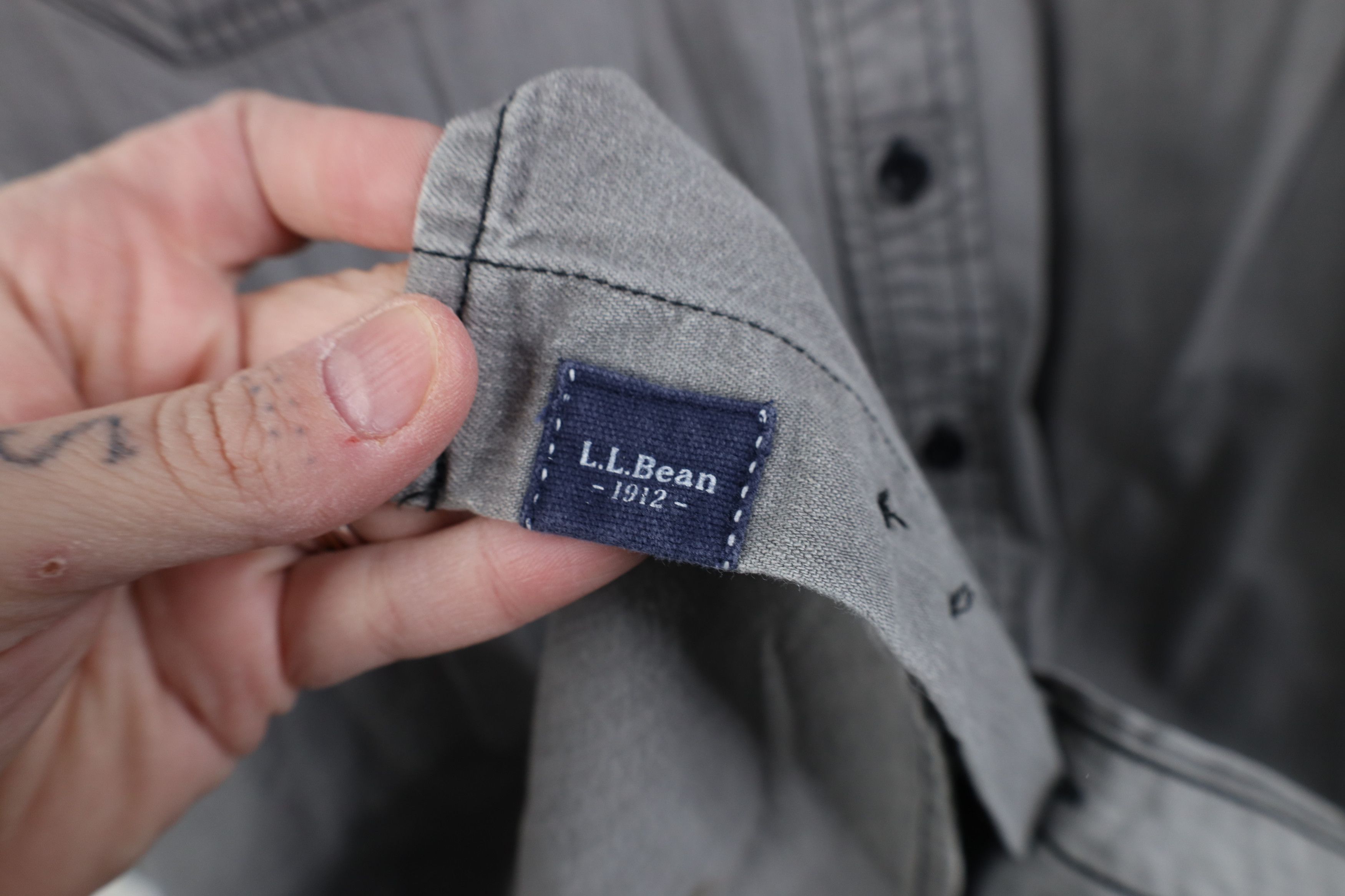 L.L. Bean Vintage LL Bean Stonewash Double Pocket Button Shirt Gray Size US XL / EU 56 / 4 - 7 Thumbnail