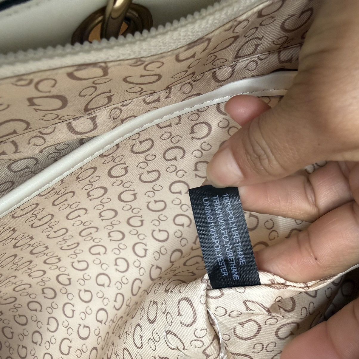 Guess GUESS Quilted Two-Tone Tote in White and Black with Gold Size ONE SIZE - 10 Thumbnail