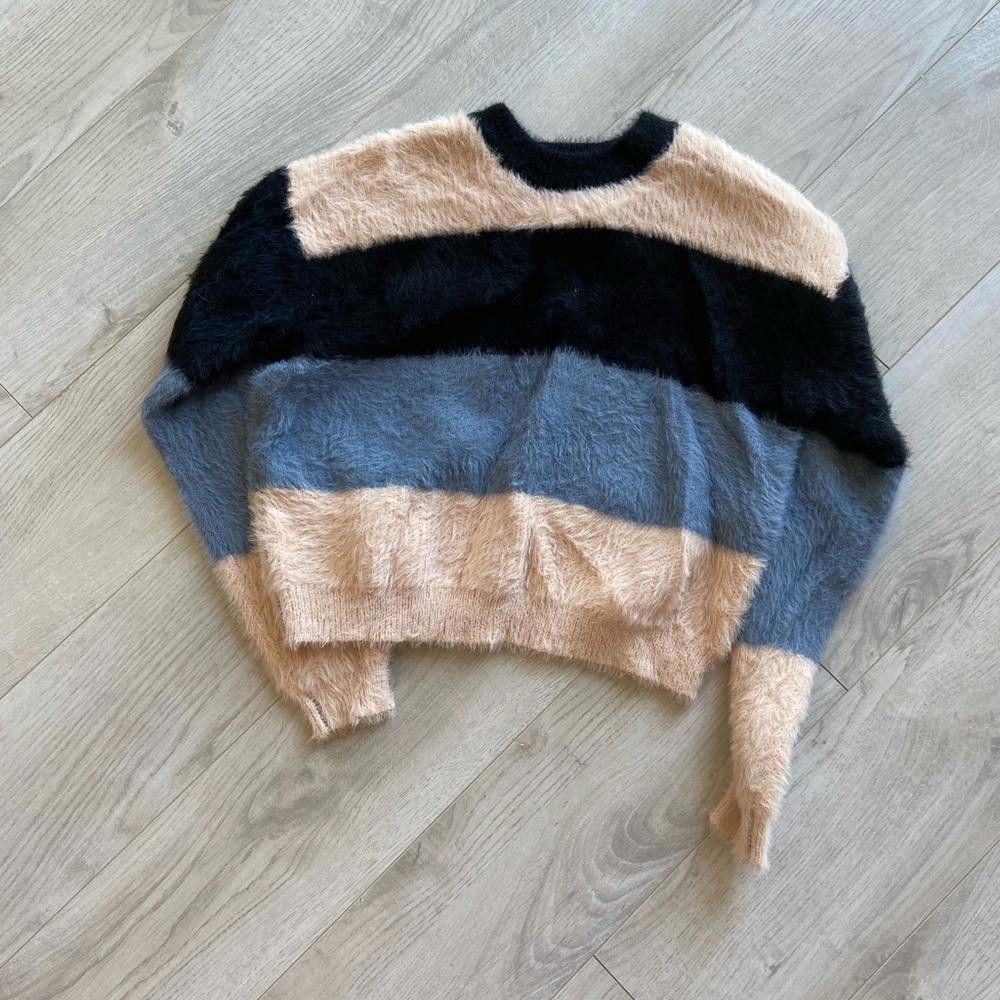 Designer Stylish Striped Fuzzy Sweater - Perfect for Winter Size S / US 4 / IT 40 - 2 Thumbnail