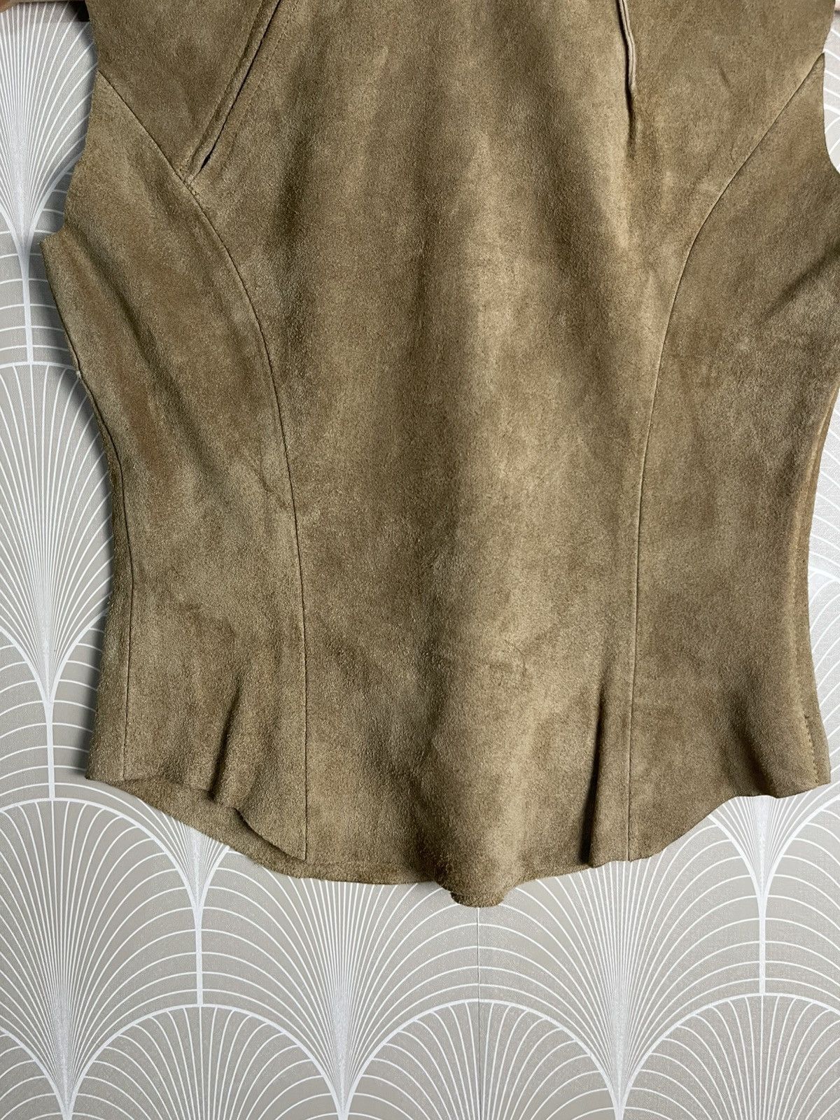 Japanese Brand × Vintage VINTAGE HOLONIC COWHIDE SUEDE LEATHER SLEEVELESS JACKET Size S / US 4 / IT 40 - 5 Thumbnail