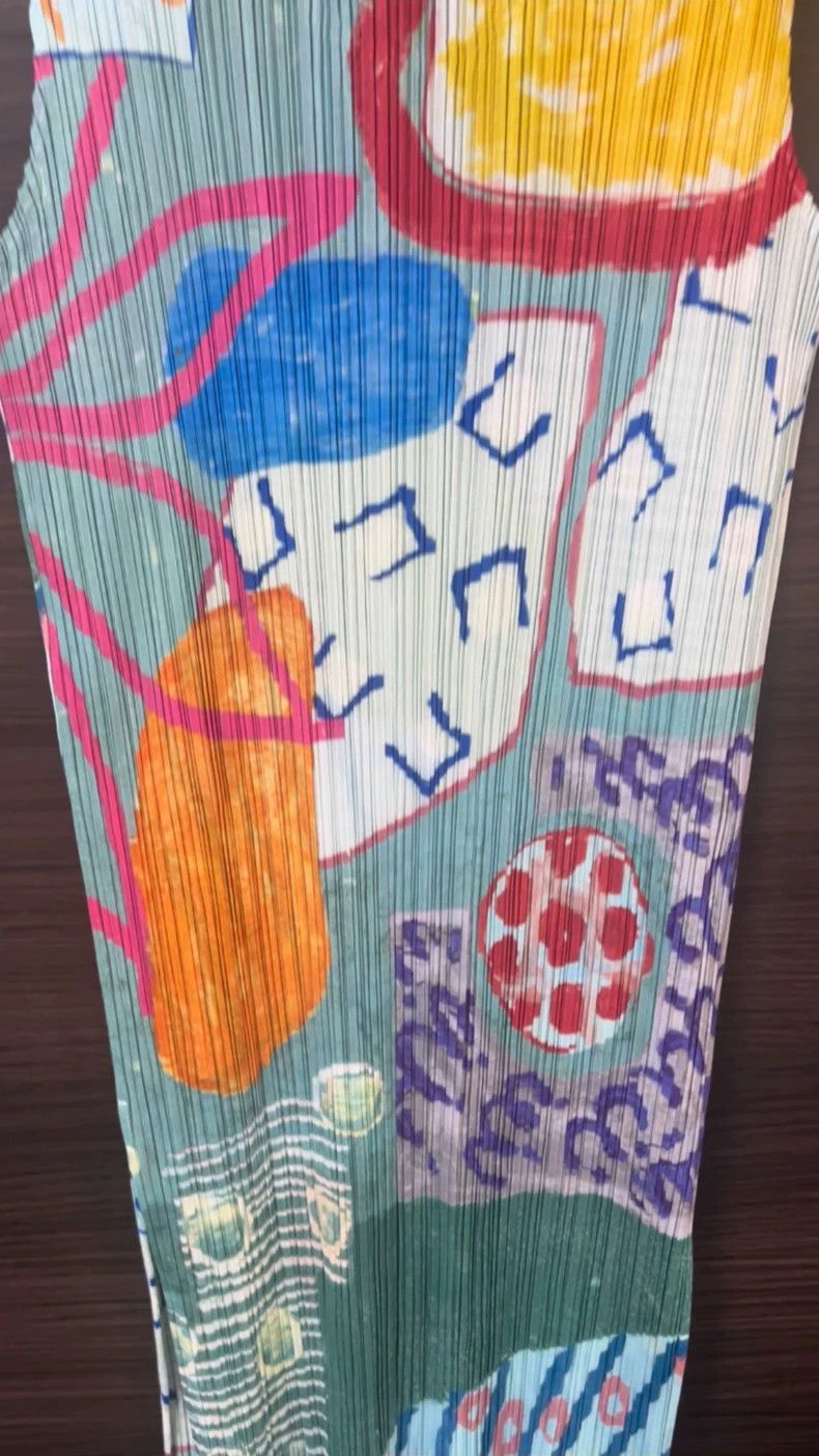 Issey Miyake Issey Miyake Rare vintage collectible graffiti tank top dr Size L / US 10 / IT 46 - 1 Thumbnail