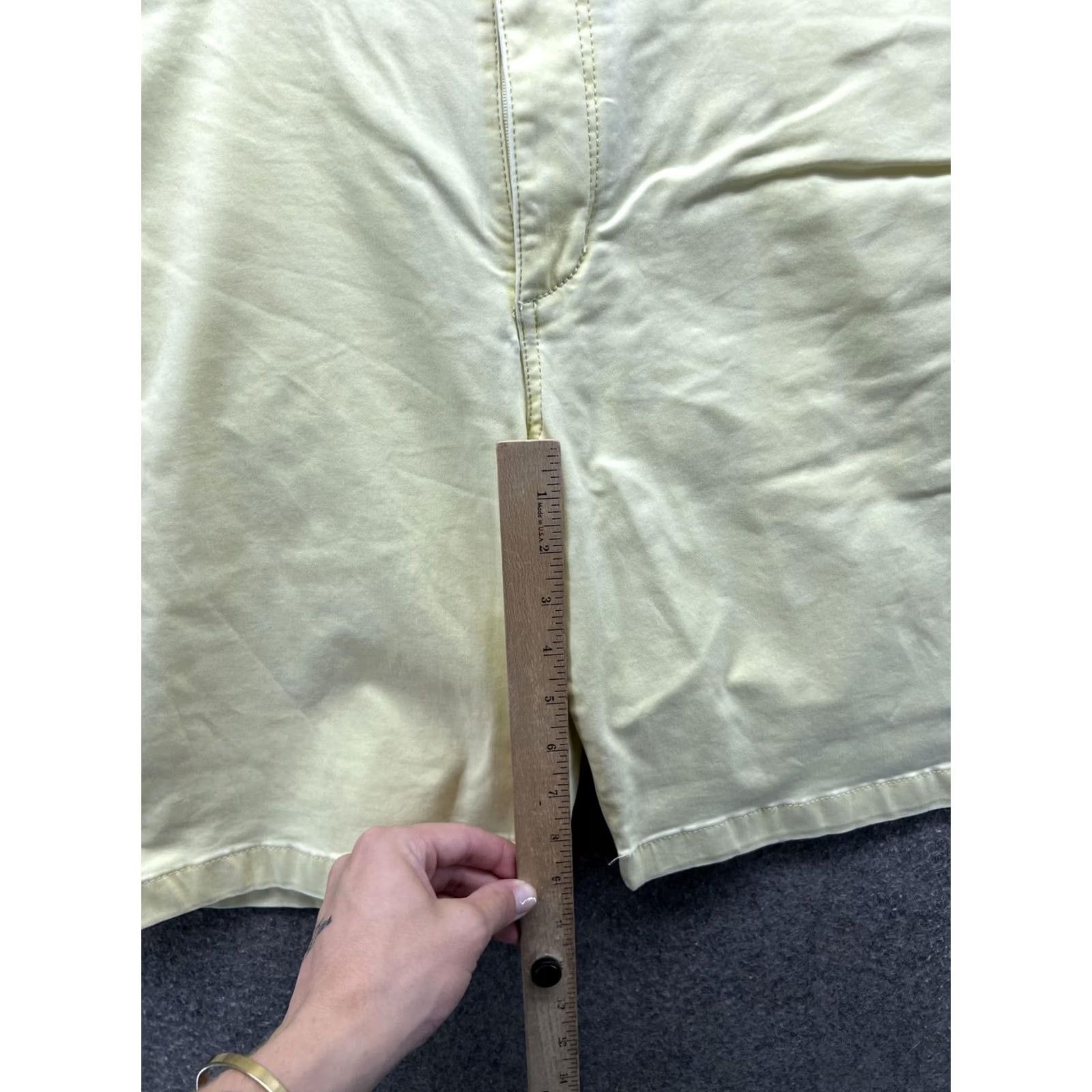 Tommy Bahama Tommy Bahama Shorts Mens 36 Yellow Chino Flat Front 9 Inseam Casual Summer Mens Size US 36 / EU 52 - 4 Thumbnail