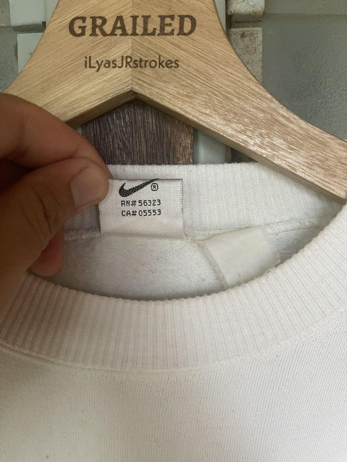 Nike Vintage 90's Nike Big Center Swoosh Crewneck Sweatshirt Size US L / EU 52-54 / 3 - 13 Thumbnail