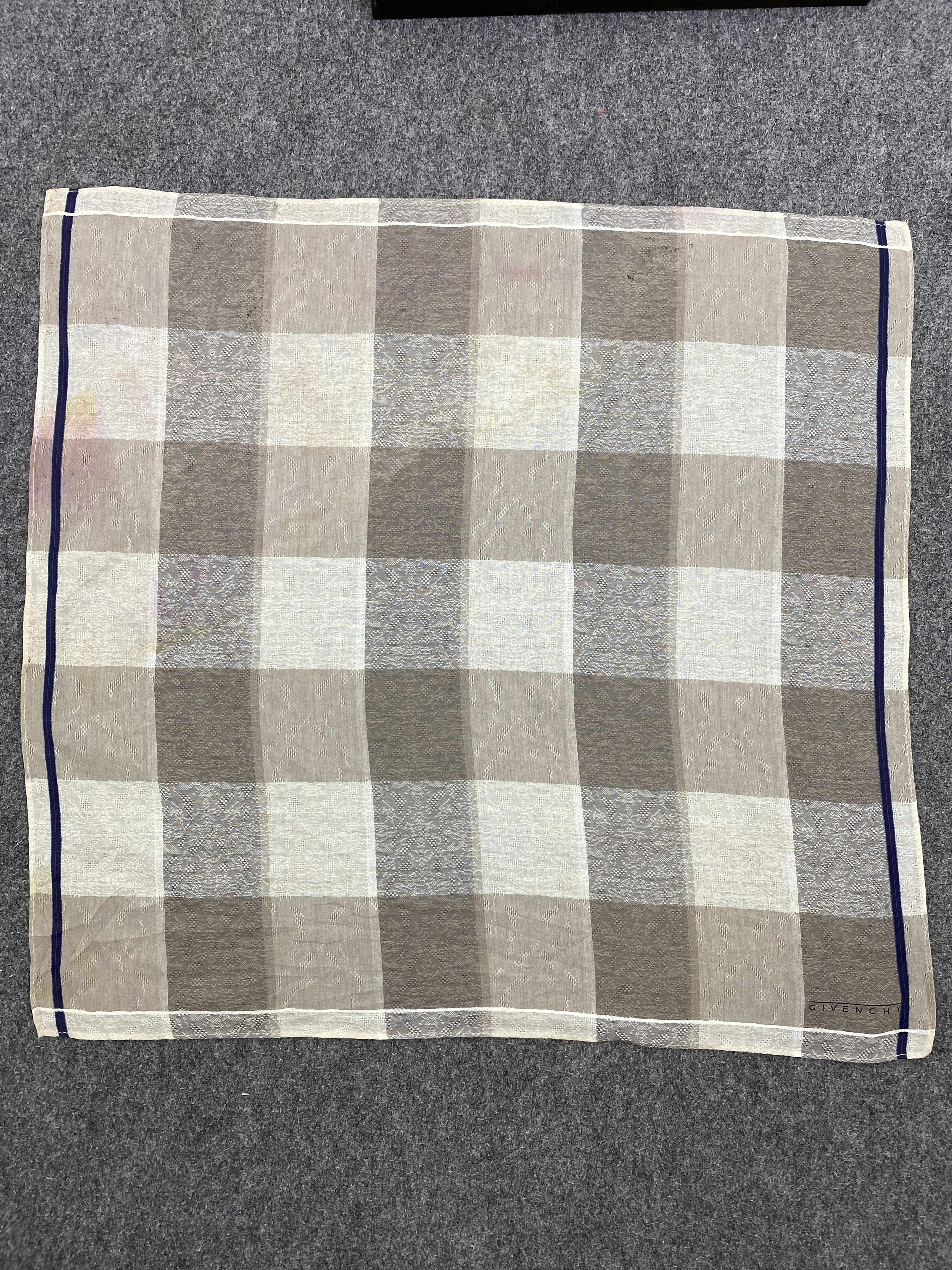 Givenchy Vintage Givenchy Handkerchief / Neckerchief HKC1025 Size ONE SIZE - 4 Thumbnail