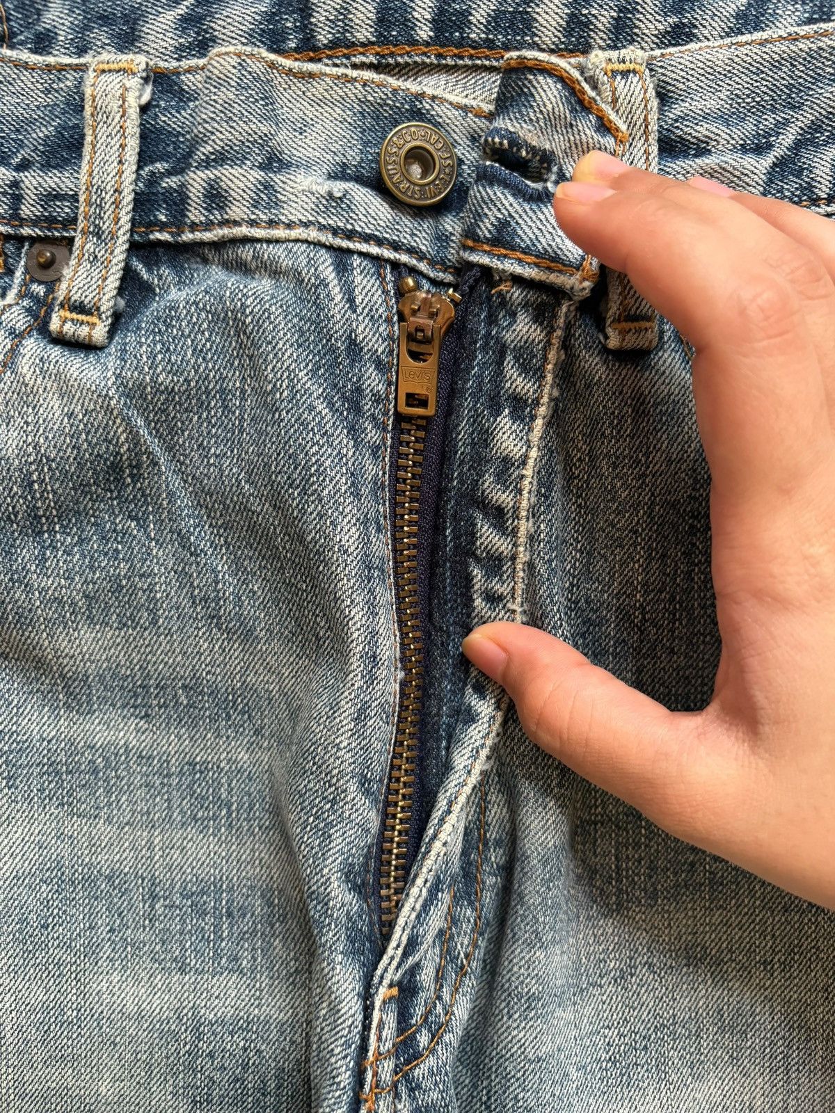 Levi's Vintage 90s Levis 503 Faded Wash Distress Rip Baggy Jeans Size US 28 / EU 44 - 3 Thumbnail