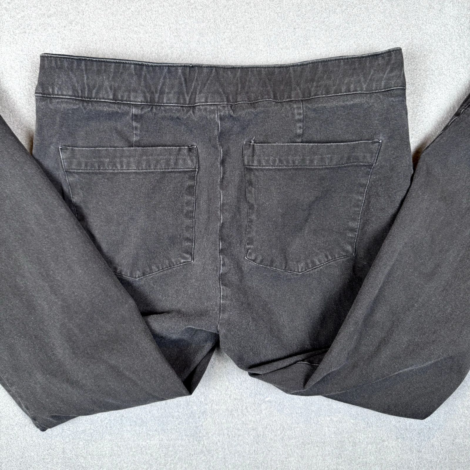 Spanx Spanx Womens Medium Black On-the-Go Polished Kick Flare Size 28" / US 6 / IT 42 - 1 Thumbnail