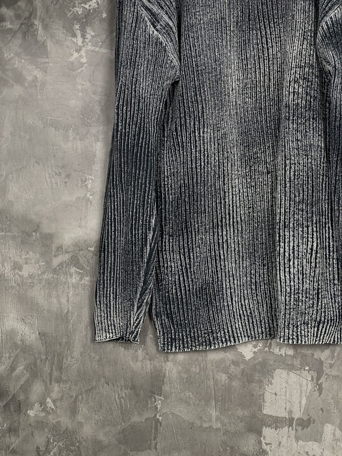 20471120 × Japanese Brand × Vintage Vintage Abstract Y2K Diesel Style Grunge 3D Sweater Size US L / EU 52-54 / 3 - 5 Thumbnail