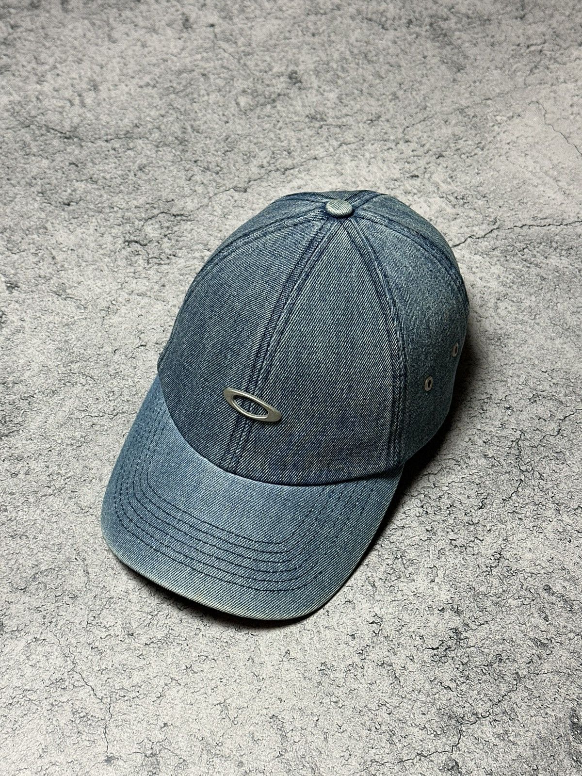Oakley Vintage Oakley Metal Logo Denim Cap Size ONE SIZE - 3 Thumbnail