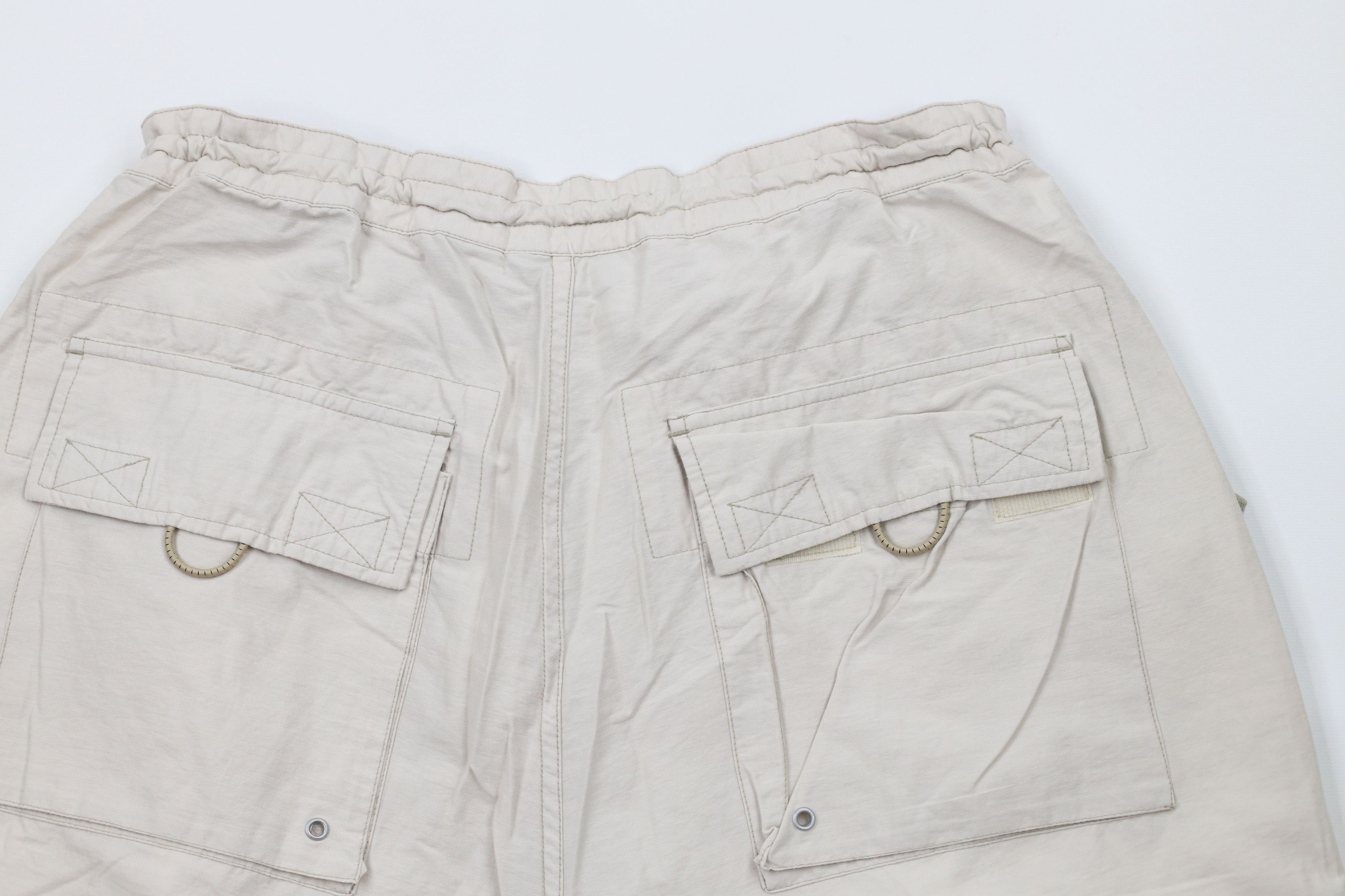 Vintage Vintage 90s Streetwear Baggy Fit Straps Cargo Shorts Beige Size US 34 / EU 50 - 9 Thumbnail