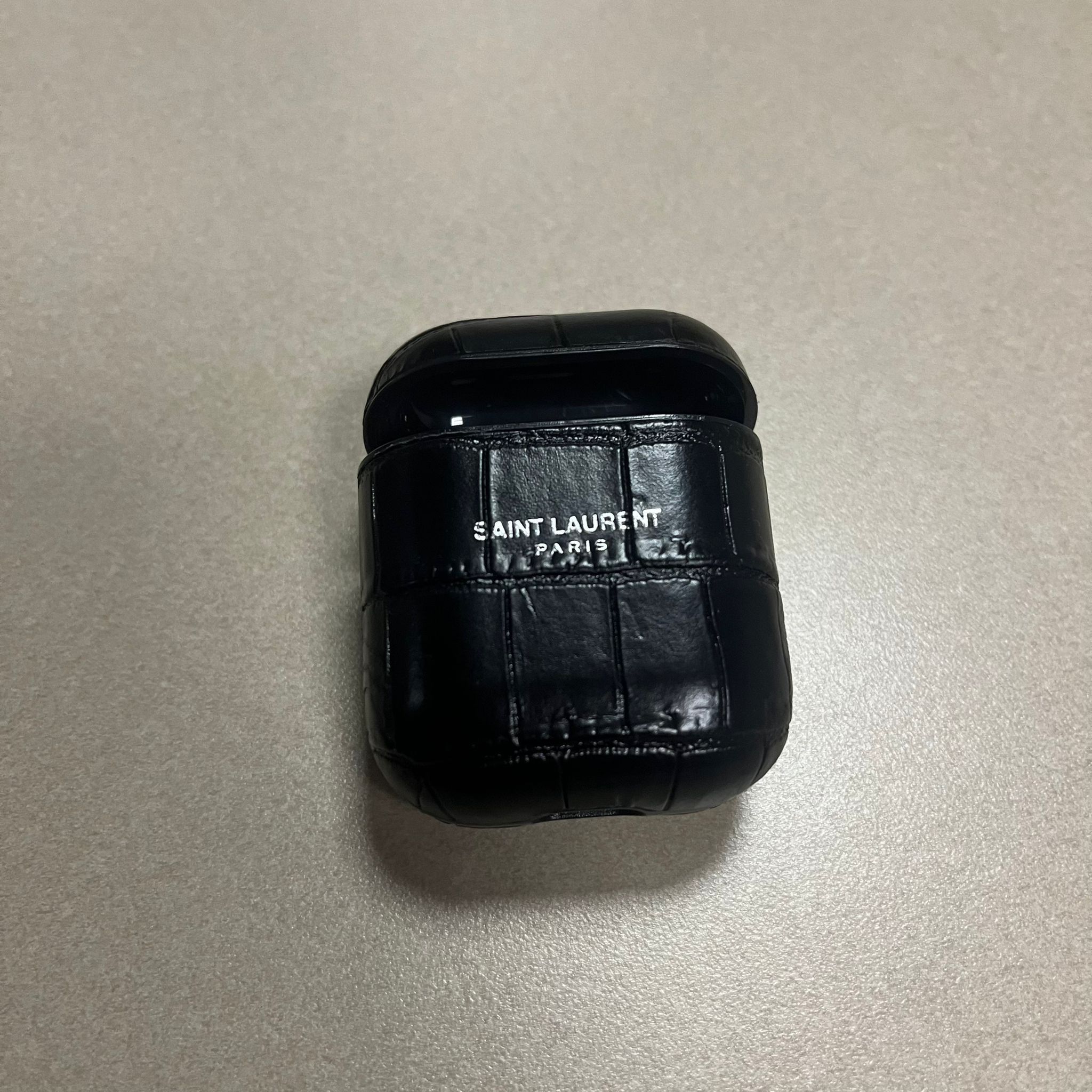 Saint Laurent Paris Airpods Croc Effect Case in Black Size ONE SIZE - 6 Thumbnail
