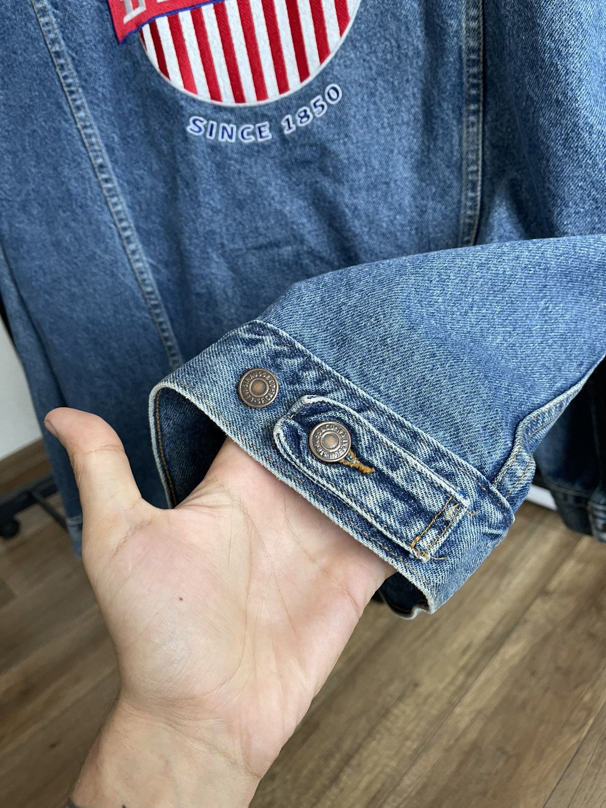 Levi's Vintage Clothing Levis Vintage Denim Jacket Big Logo Embroidered 80s Size US XL / EU 56 / 4 - 12 Thumbnail