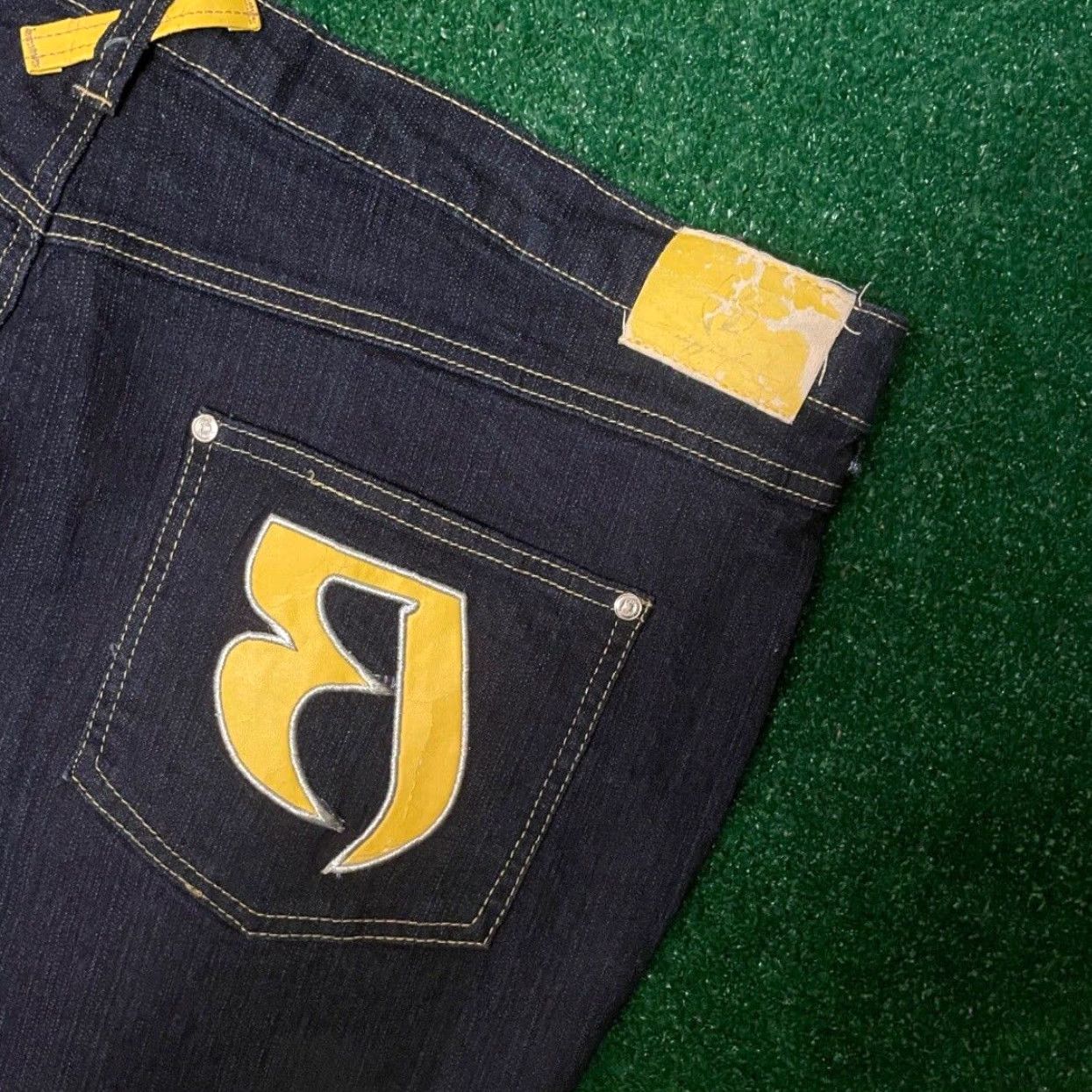 Vintage VINTAGE Ruff Ryders DMX Baggy Hip Hop Grunge Jeans Capris Womens Size 20 NWT Blue Capri Jeans Capris Hip Hop Grunge Y2K Pockets Womens Raff Ryders? Size 42" / US 20 - 5 Thumbnail