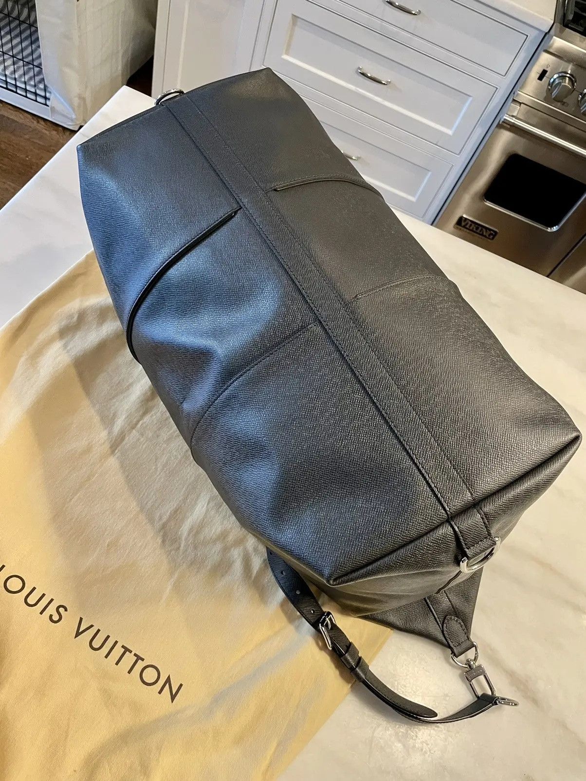 Louis Vuitton Louis Vuitton Taurillon Astralis 50 Black Keepall Size ONE SIZE - 16 Thumbnail