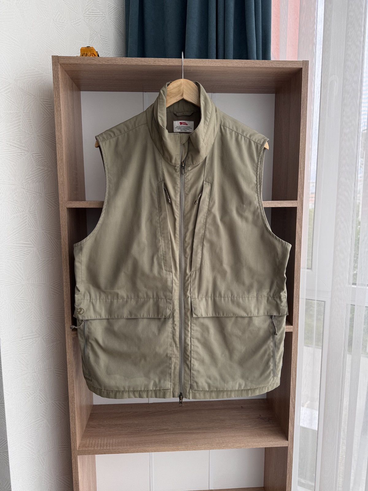 Fjallraven × Vintage Vintage Fjallraven Outdoor Japanese Khaki Traveller Vest Size US XL / EU 56 / 4 - 1 Thumbnail