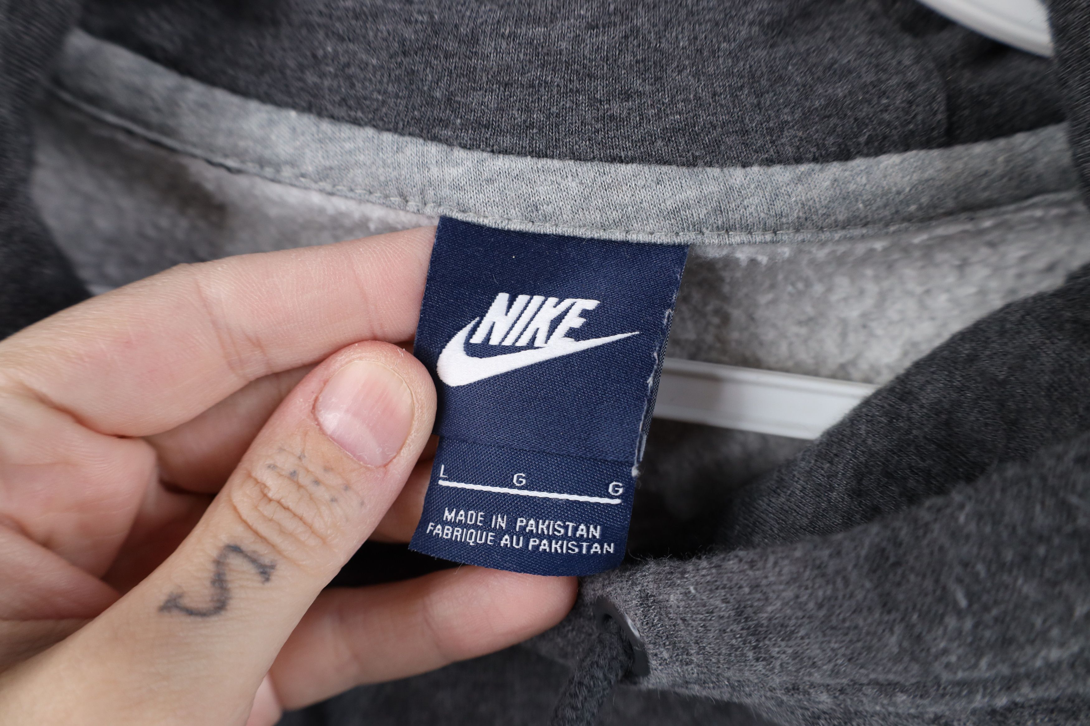 Nike Vintage Nike Travis Scott Mini Swoosh Hoodie Sweatshirt Gray Size US L / EU 52-54 / 3 - 8 Thumbnail
