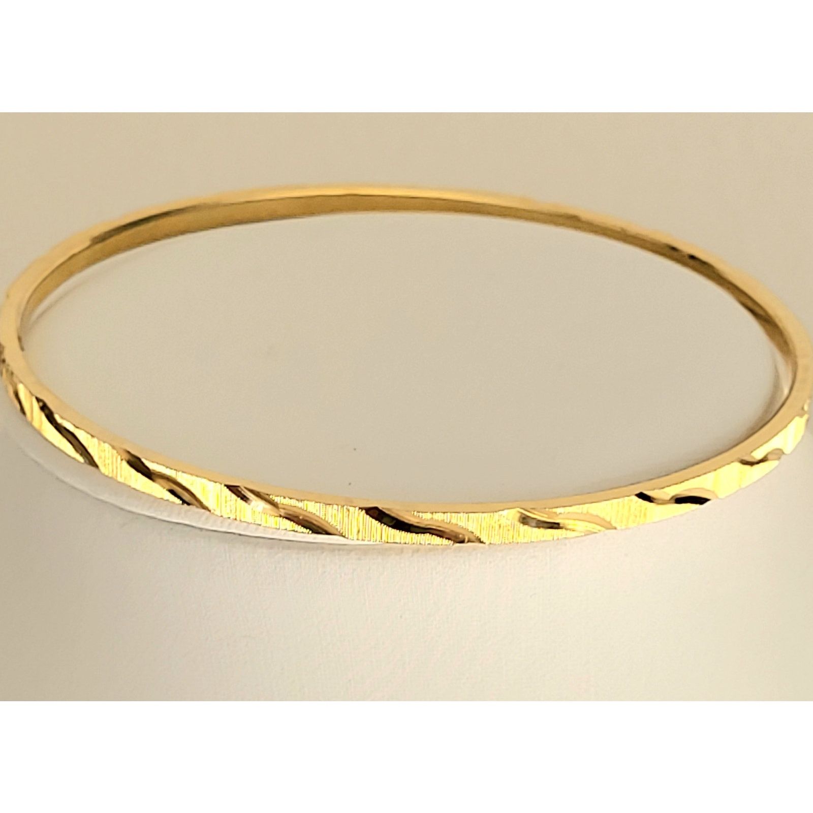 Other Crown Trifari Diamond Cut Gold Bangle Bracelet Vintage Size ONE SIZE - 1 Thumbnail