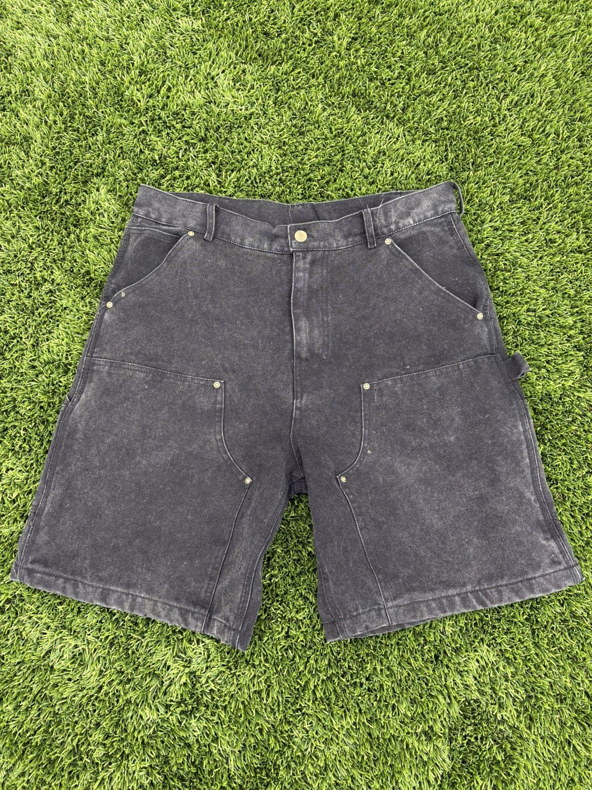 Carhartt Carhartt 36x32 jean shorts Size US 32 / EU 48 - 1 Thumbnail