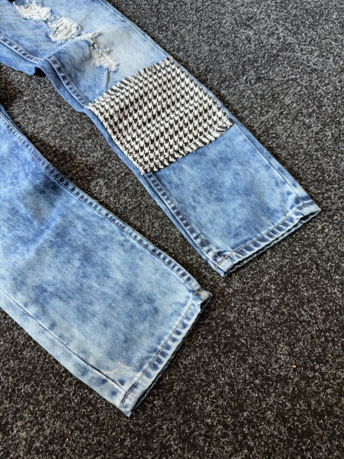 Desigual Retro 00s Vintage Desigual Patchwork Distressed Jeans Size 27" / US 4 / IT 40 - 4 Thumbnail