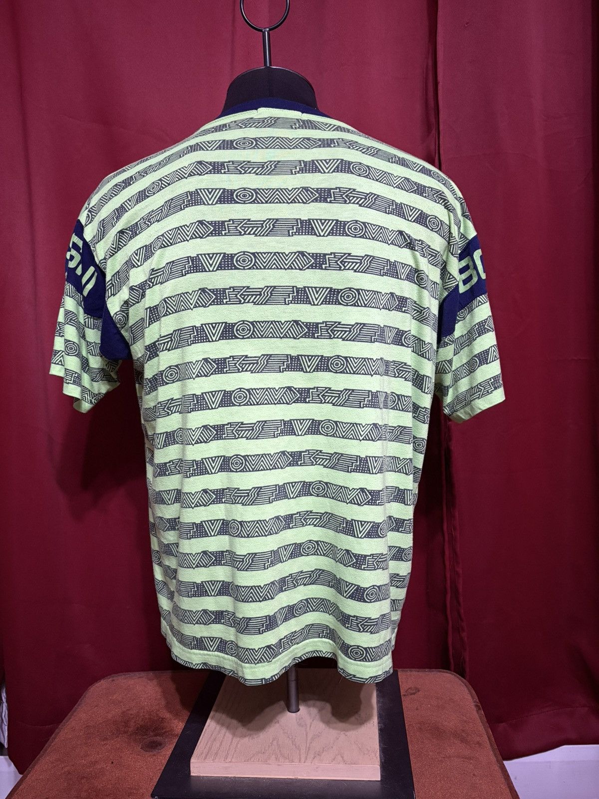Vintage Vintage Bossini Surf Tshirt 90s Tom Tom All Over print Grail Size US L / EU 52-54 / 3 - 2 Thumbnail