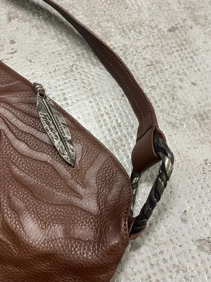 Roberto Cavalli 2000s Roberto Cavalli Brown Handle Leather Relief Savage Bag Size ONE SIZE - 6 Thumbnail