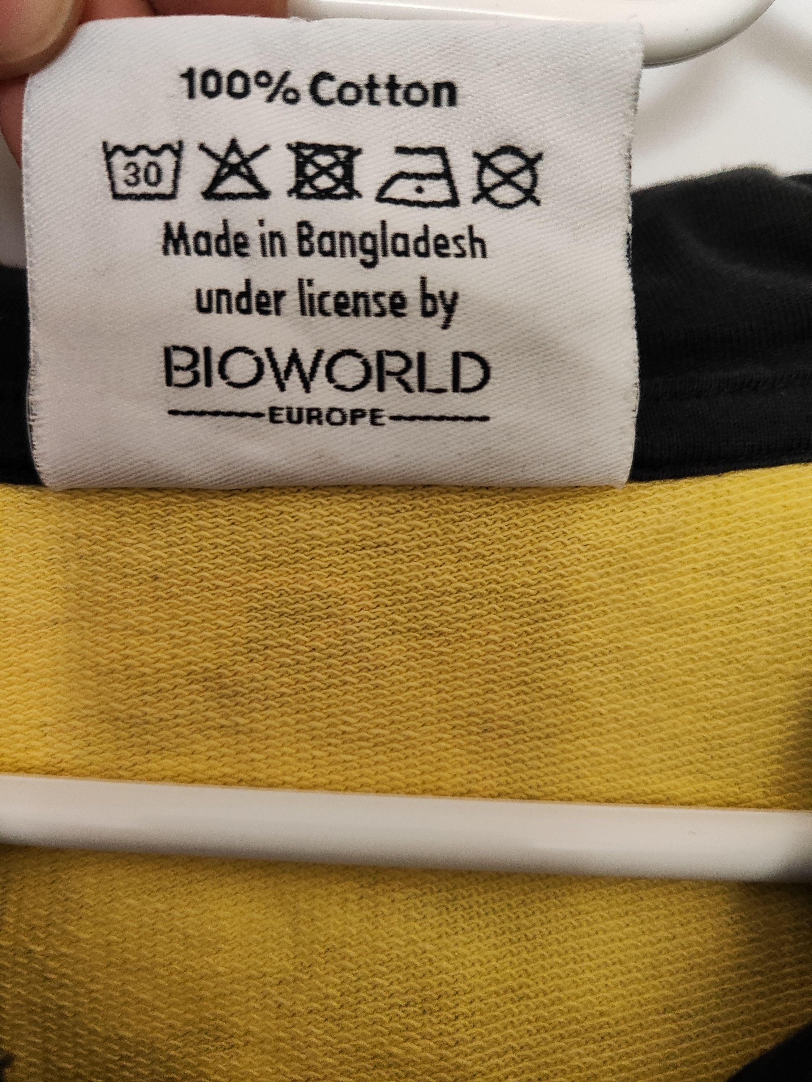Pokemon Rare Pokémon 20th Anniversary Pikachu All-Over Print Hoodie Size US L / EU 52-54 / 3 - 3 Thumbnail