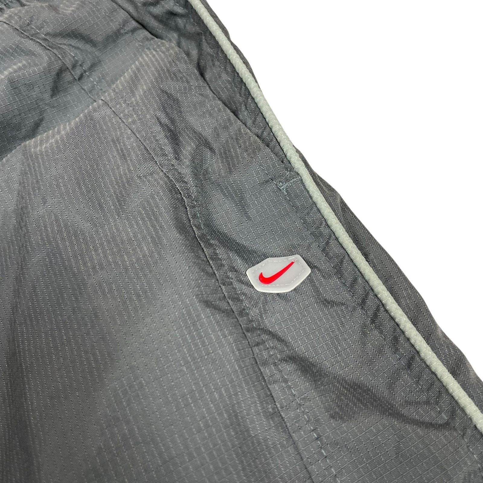 Nike × Vintage Nike TN Men's Gray Swoosh Ankle Zip Straight Rain Pant Small Size US 30 / EU 46 - 4 Thumbnail