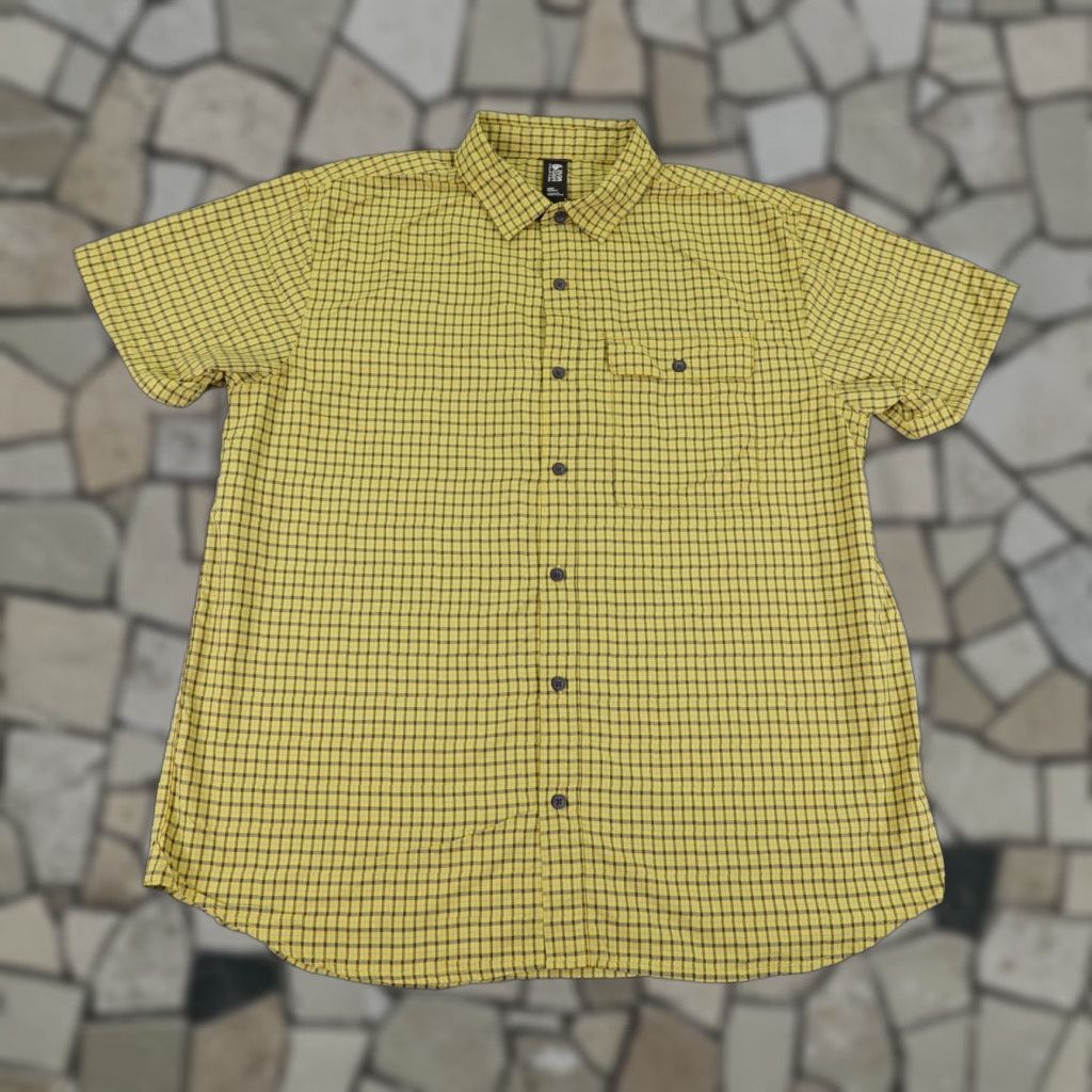 Mountain Hardwear Mountain Hardwear Shirt Men Large Yellow Plaid Button Up Hiking Lightweight Flex Size US L / EU 52-54 / 3 - 1 Thumbnail