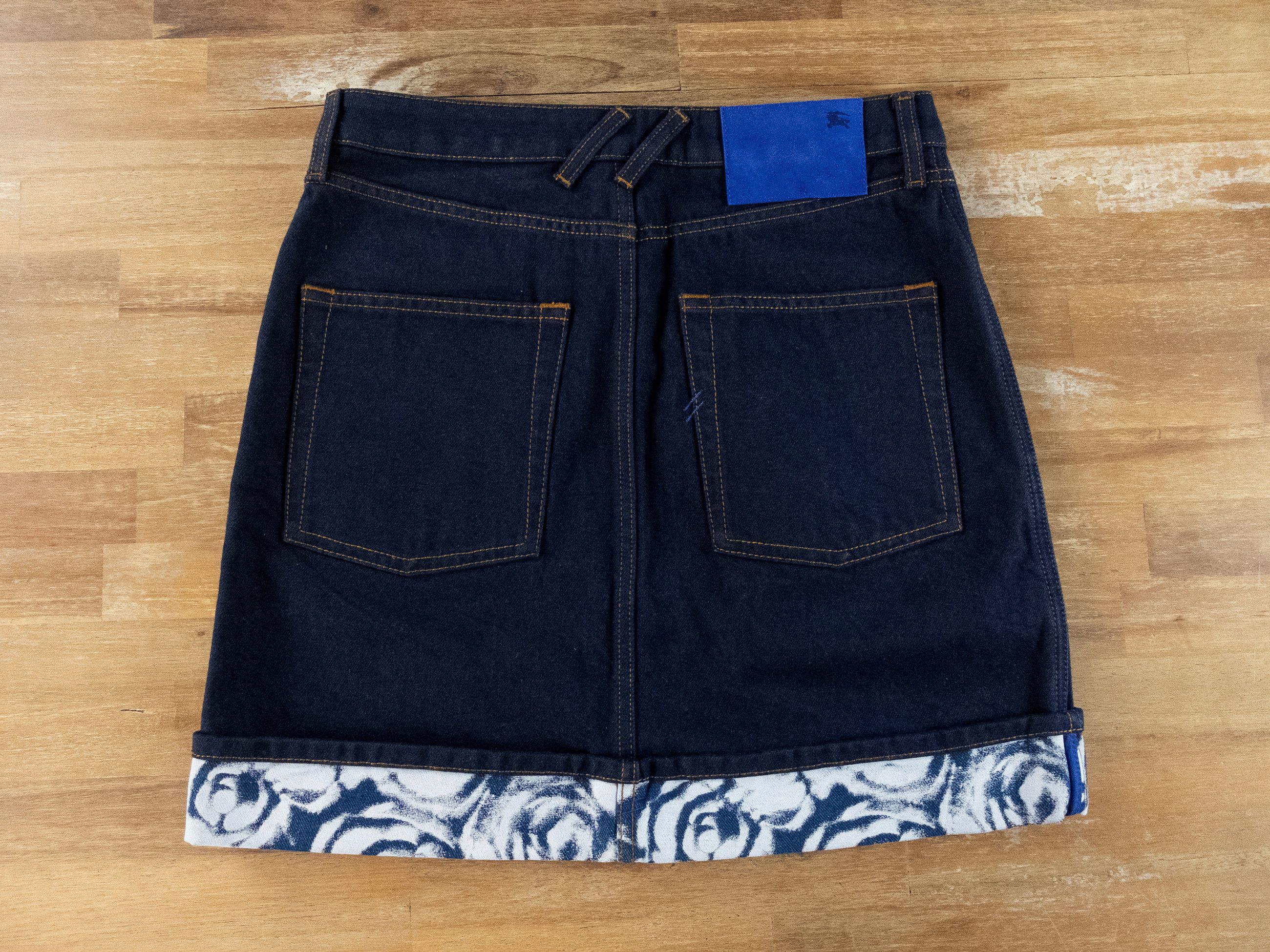 Burberry BURBERRY heavyweight navy blue Japanese denim mini skirt Size 28" / US 6 / IT 42 - 12 Thumbnail