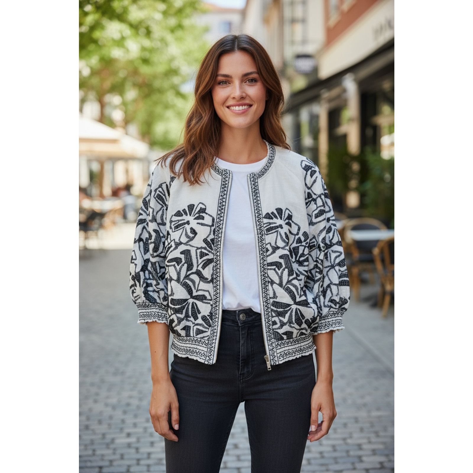 Chicos Chicos Jacket Womens 0 Petite White Black Embroidered Boho Size S / US 4 / IT 40 - 1 Thumbnail