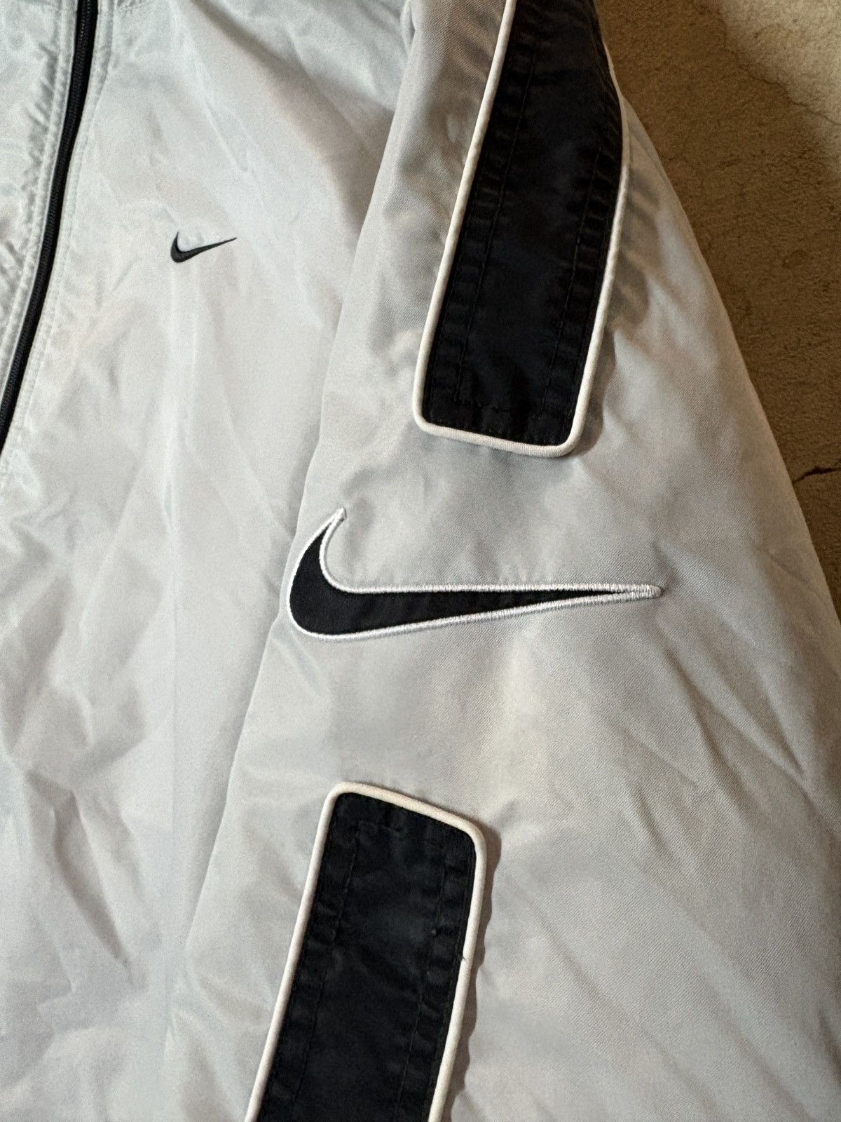 Nike VTG 00’s Nike Y2K Fleece Lined Embroidered Jacket Ghost Gray Size US XXL / EU 58 / 5 - 3 Thumbnail