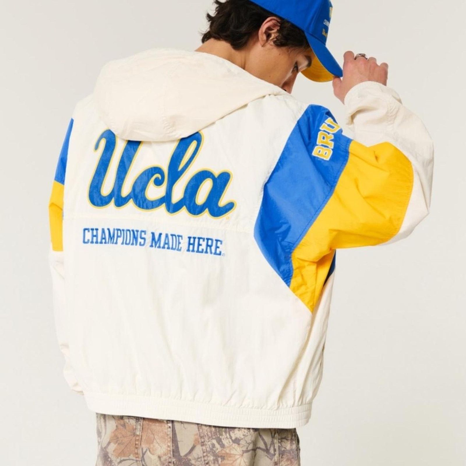 Hollister UCLA windbreaker jacket Size US L / EU 52-54 / 3 - 1 Thumbnail