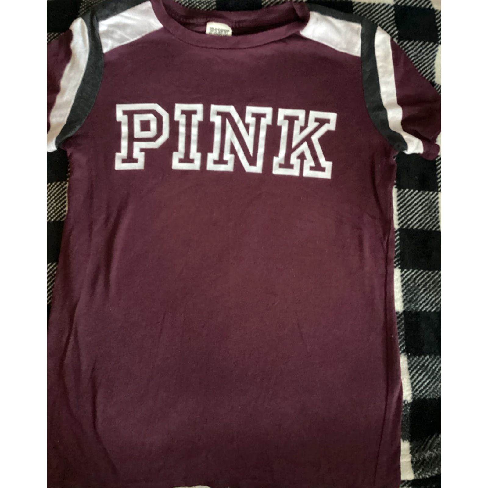 Vintage VS PINK Varsity Tee Womens XS Extra Small T-Shirt Victoria’s Secret Maroon Logo Size XS / US 0-2 / IT 36-38 - 2 Thumbnail