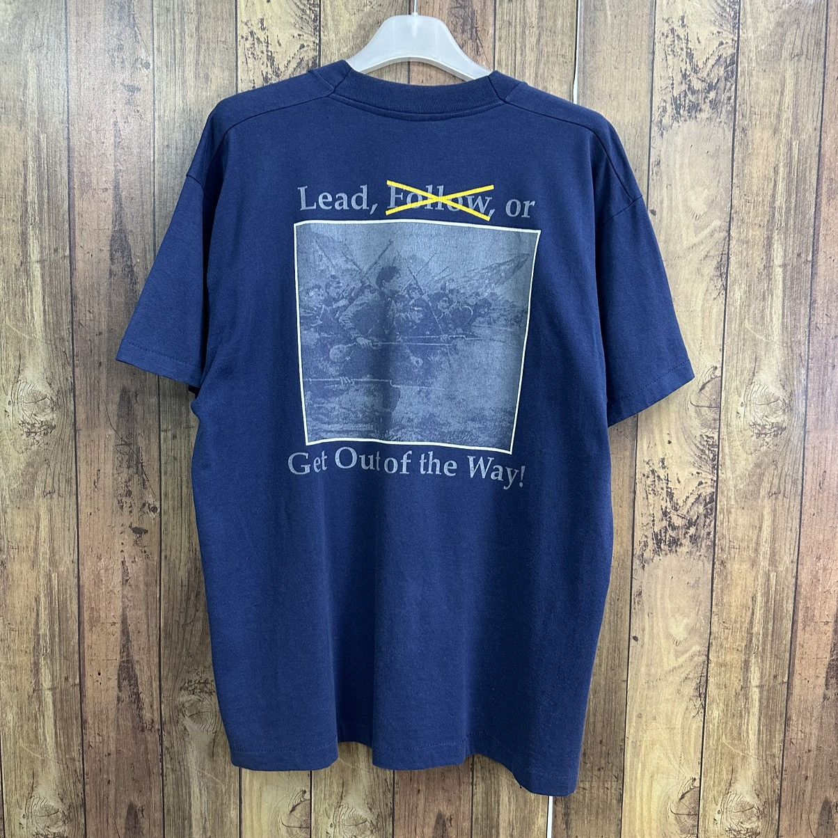 Vintage Vintage Sam Houston State University 90s Tshirt A810 Size US XL / EU 56 / 4 - 1 Thumbnail