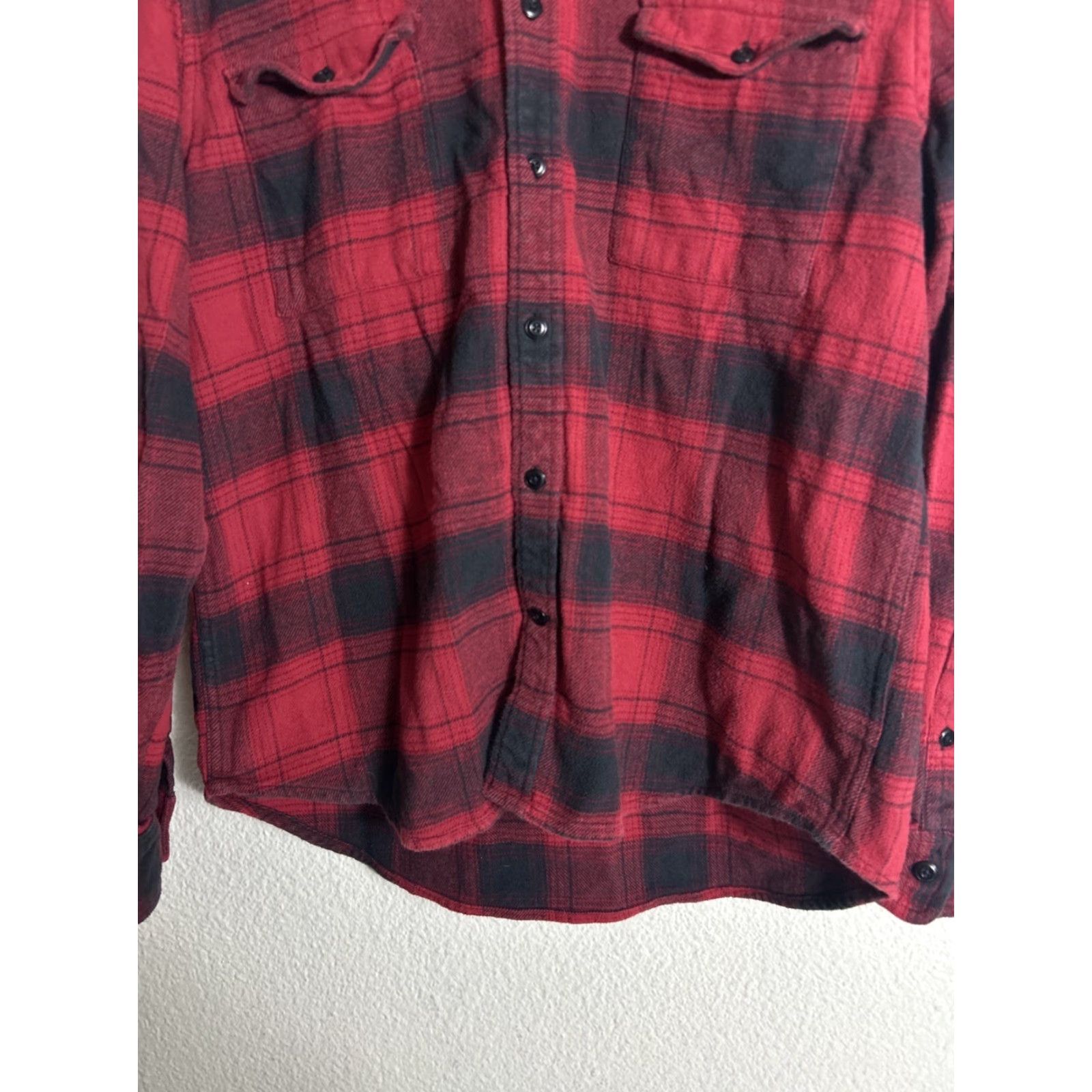 Lucky Brand Lucky Brand Mens XL Classic Fit Flannel Shirt Red Black Plaid Flaws Buttons Size US XL / EU 56 / 4 - 7 Thumbnail