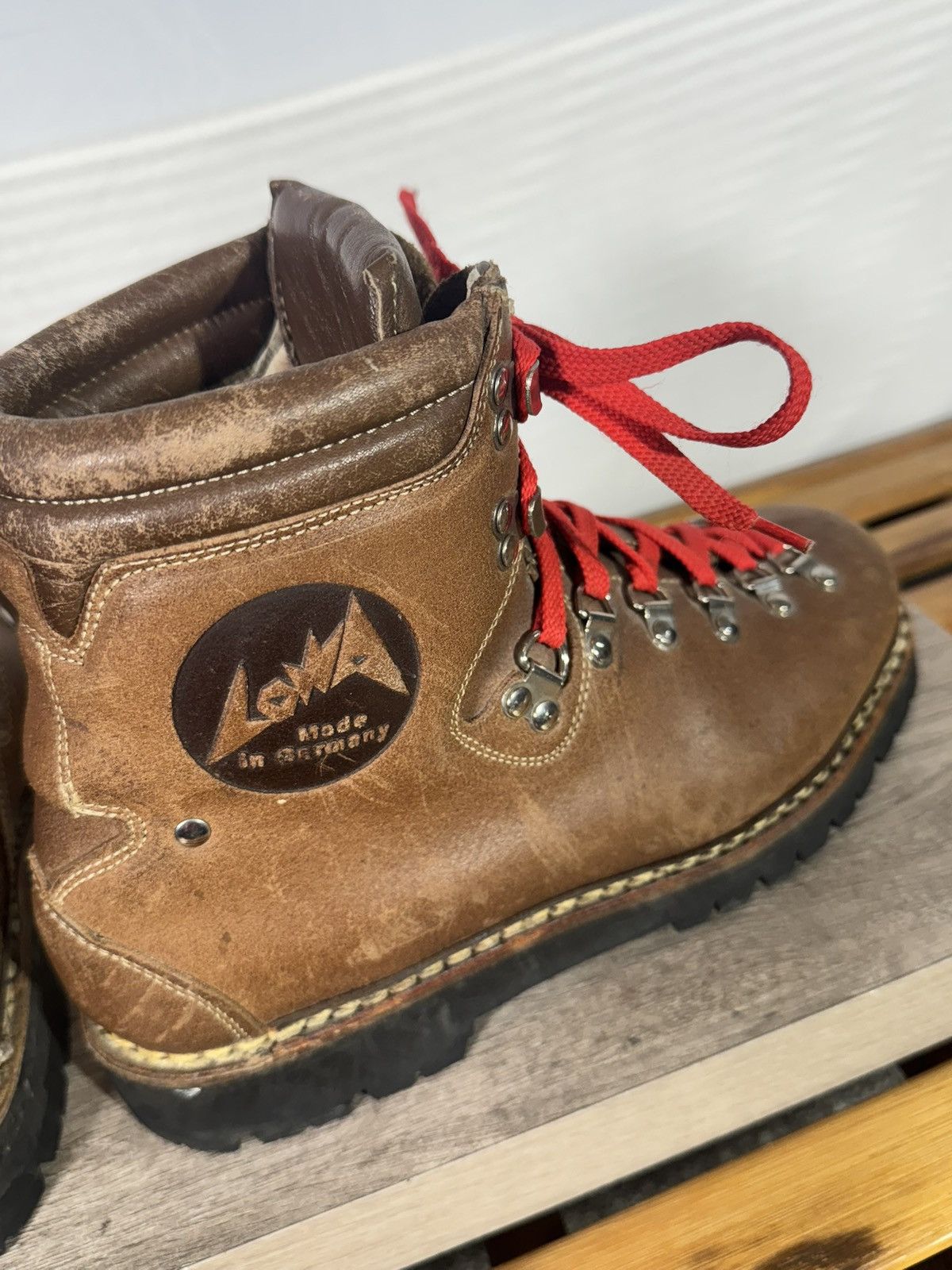 LOWA LOWA Mountaineering Boots Men’s MISMATCHED Sz 6M (R) 5.5M L Size US 6 / EU 39 - 7 Thumbnail