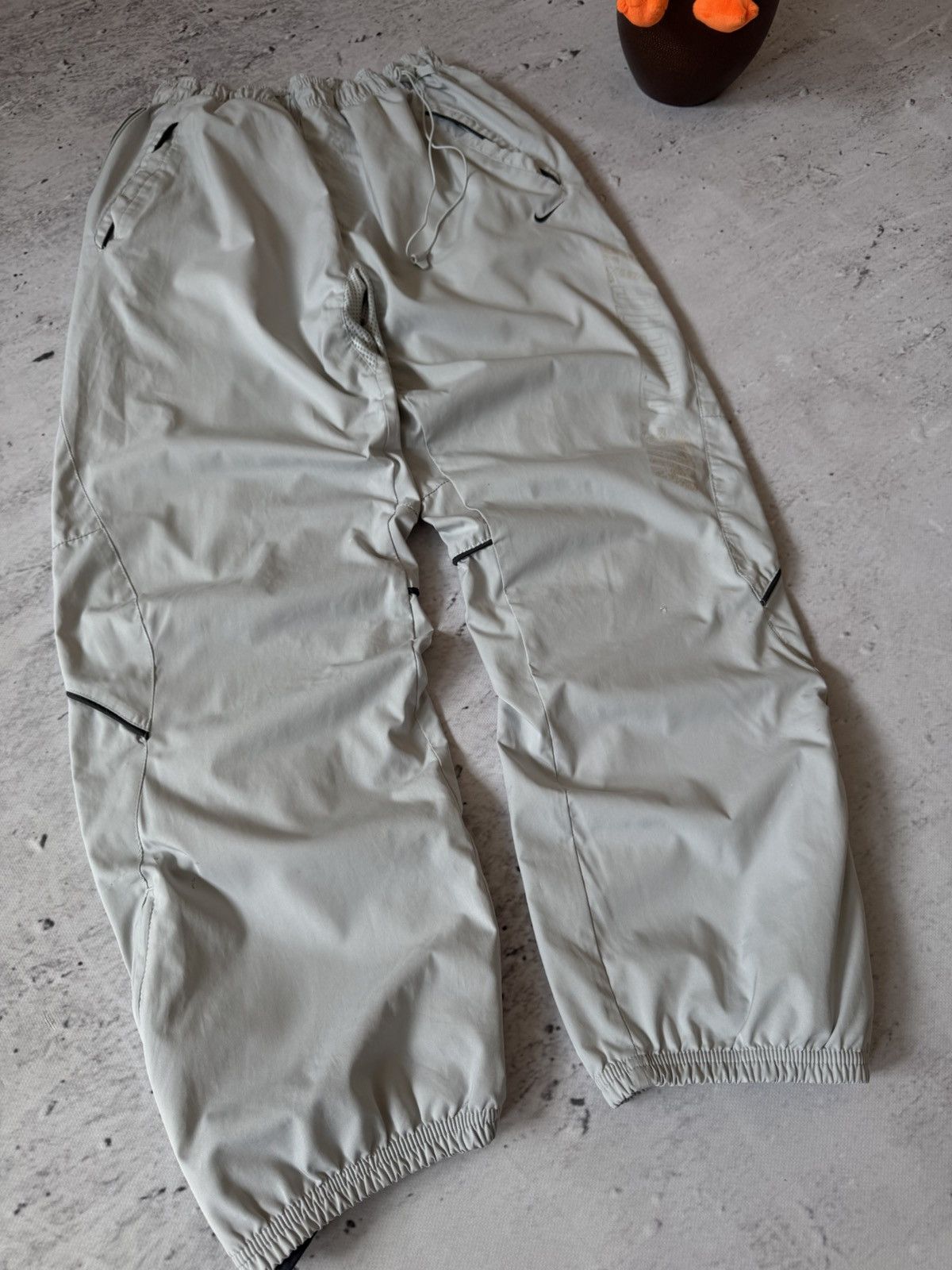 Nike × Vintage NIKE NYLON VINTAGE Y2K OVERSIZE BAGGY FIT PANTS SWEATPANTS Size US 32 / EU 48 - 2 Thumbnail