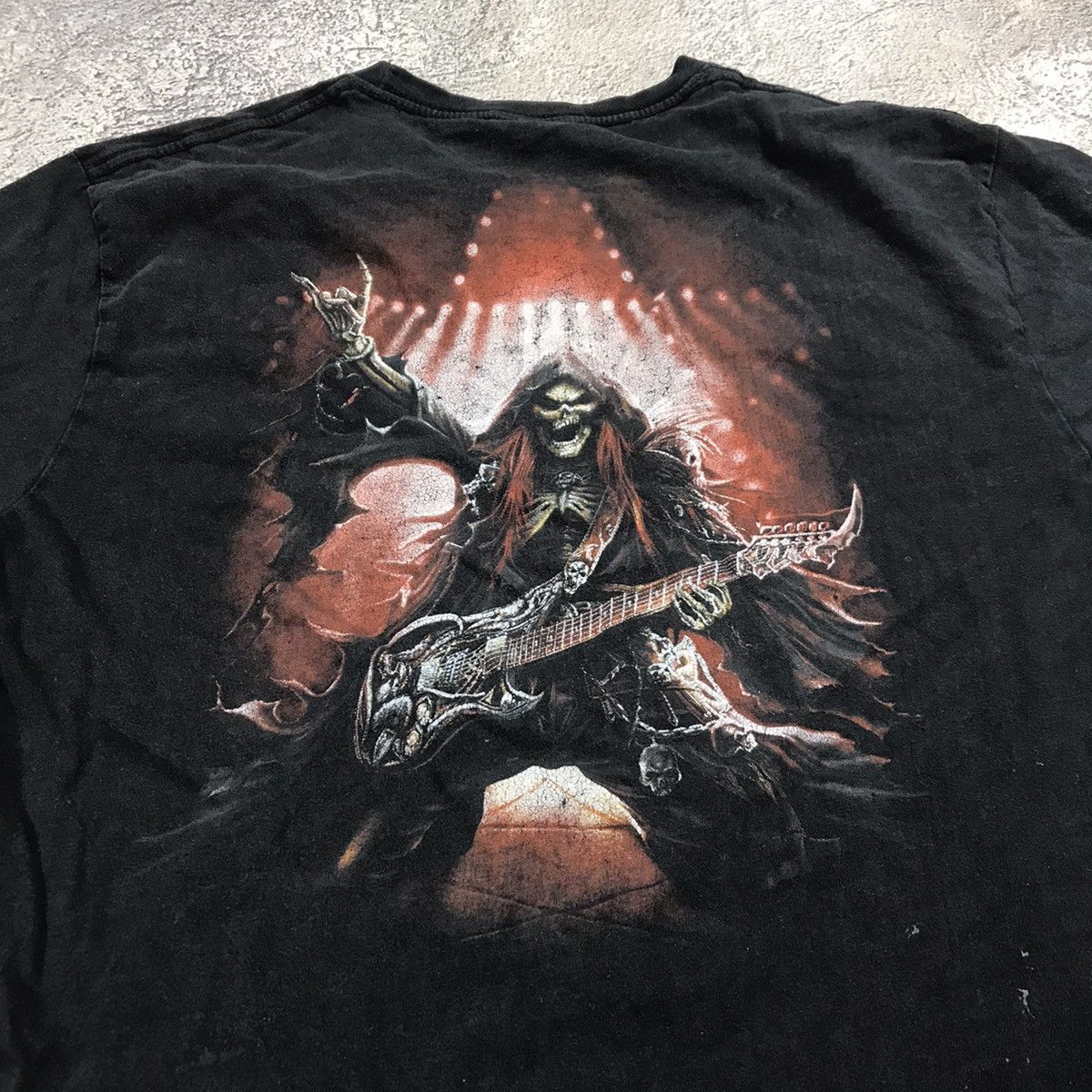 Vintage Vintage 90s Graphic Tee Skeleton Guitar Horror Grunge Dark L Size US L / EU 52-54 / 3 - 5 Thumbnail